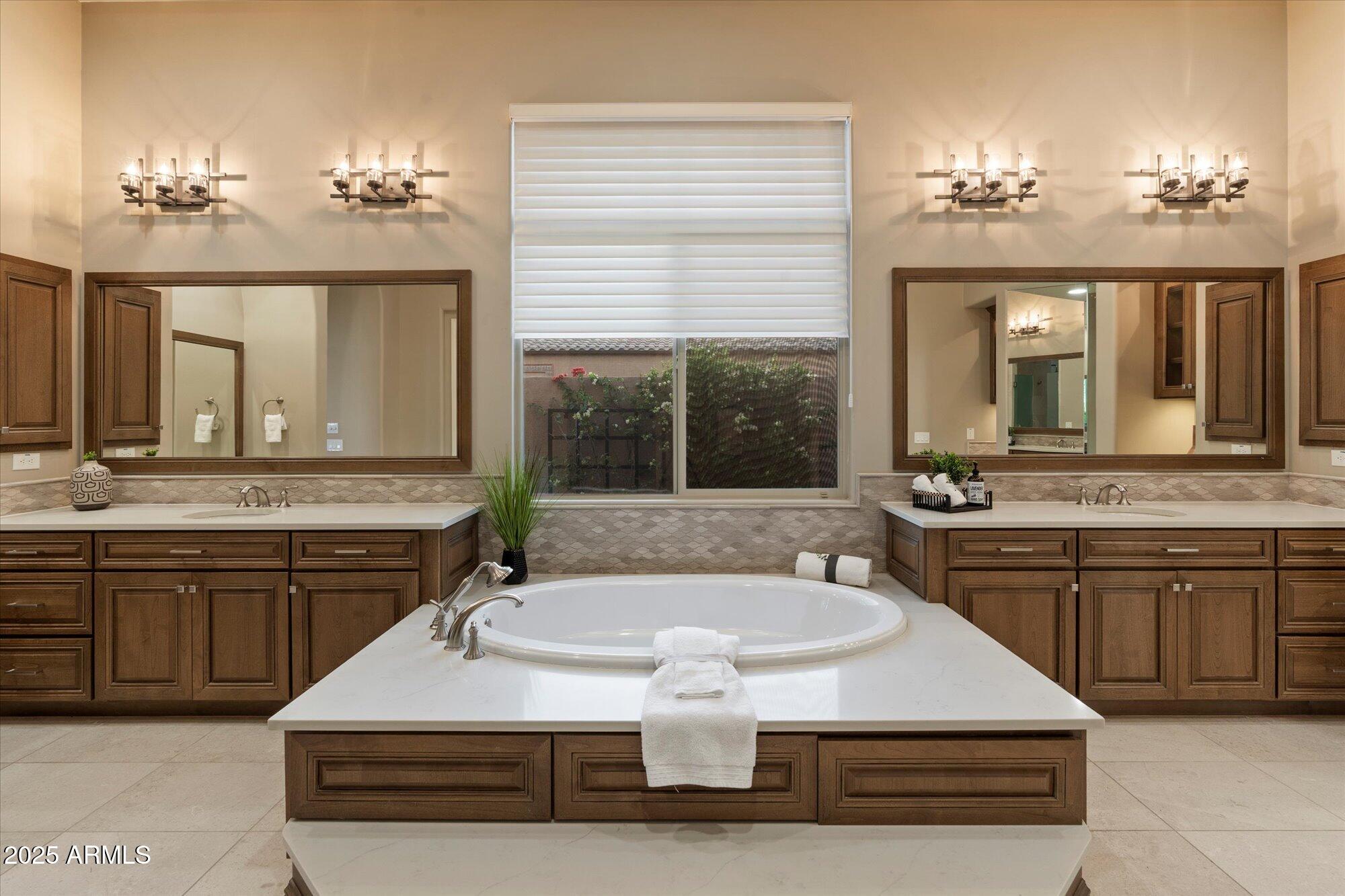 8599 E SAND FLOWER Drive