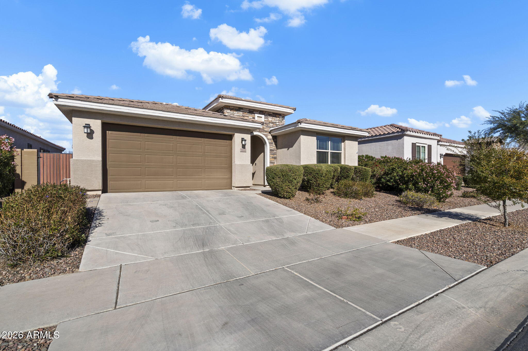 2818 W MINTON Street