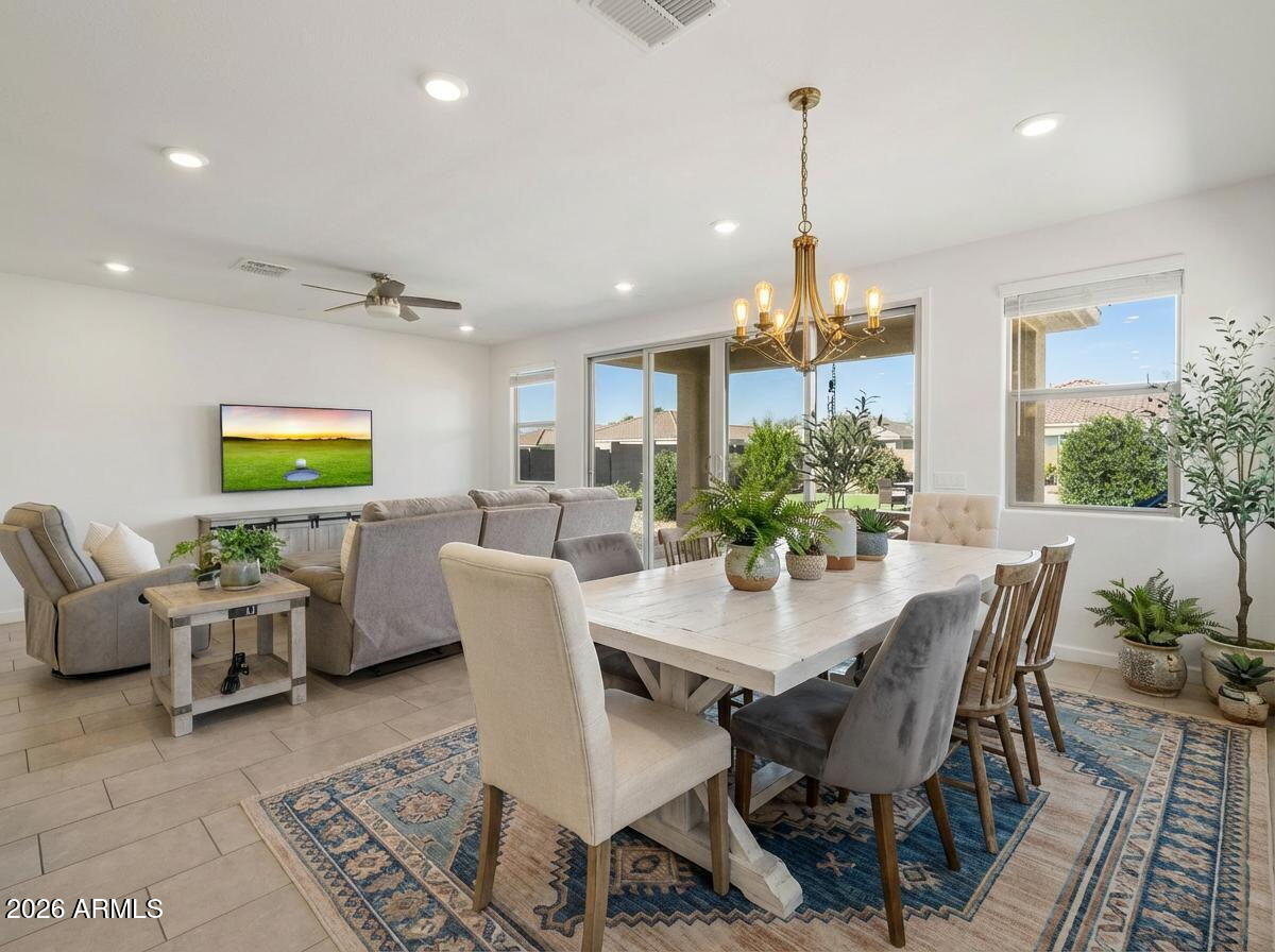 2818 W MINTON Street