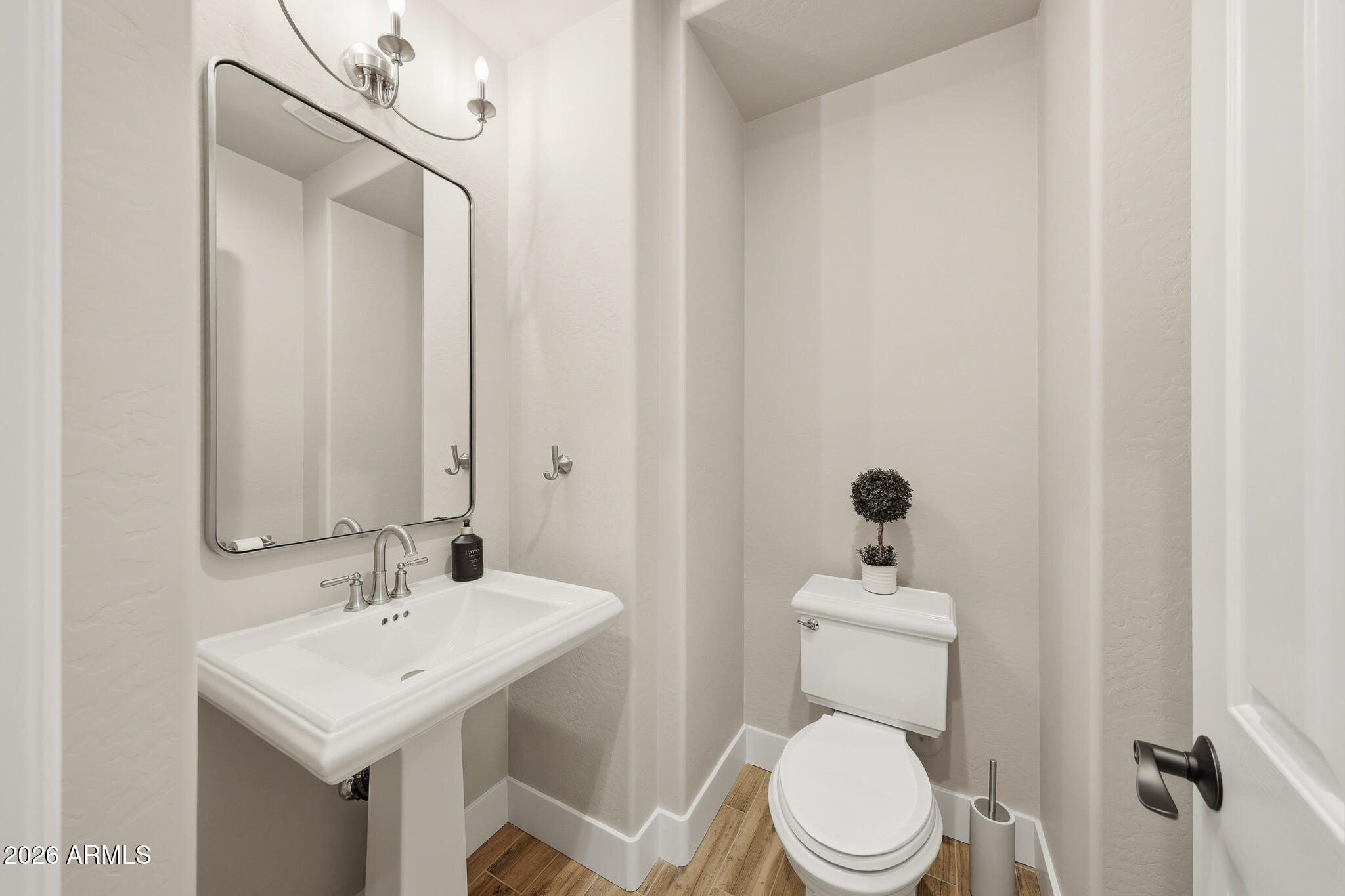 266 E LADDOOS Avenue