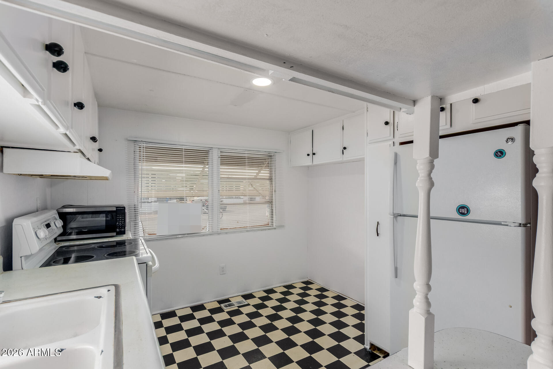 2434 E Main Street 123