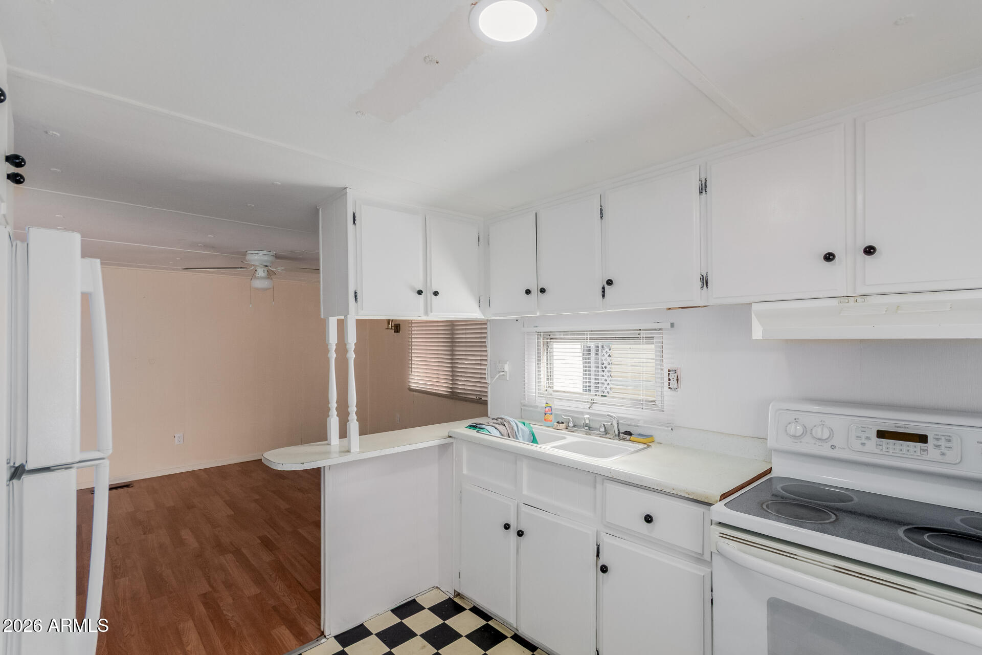 2434 E Main Street 123