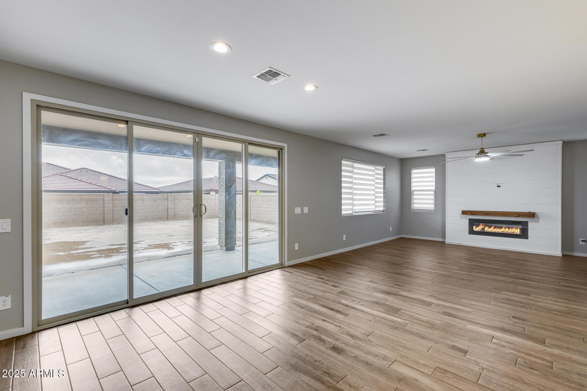 17635 W Red Fox Road