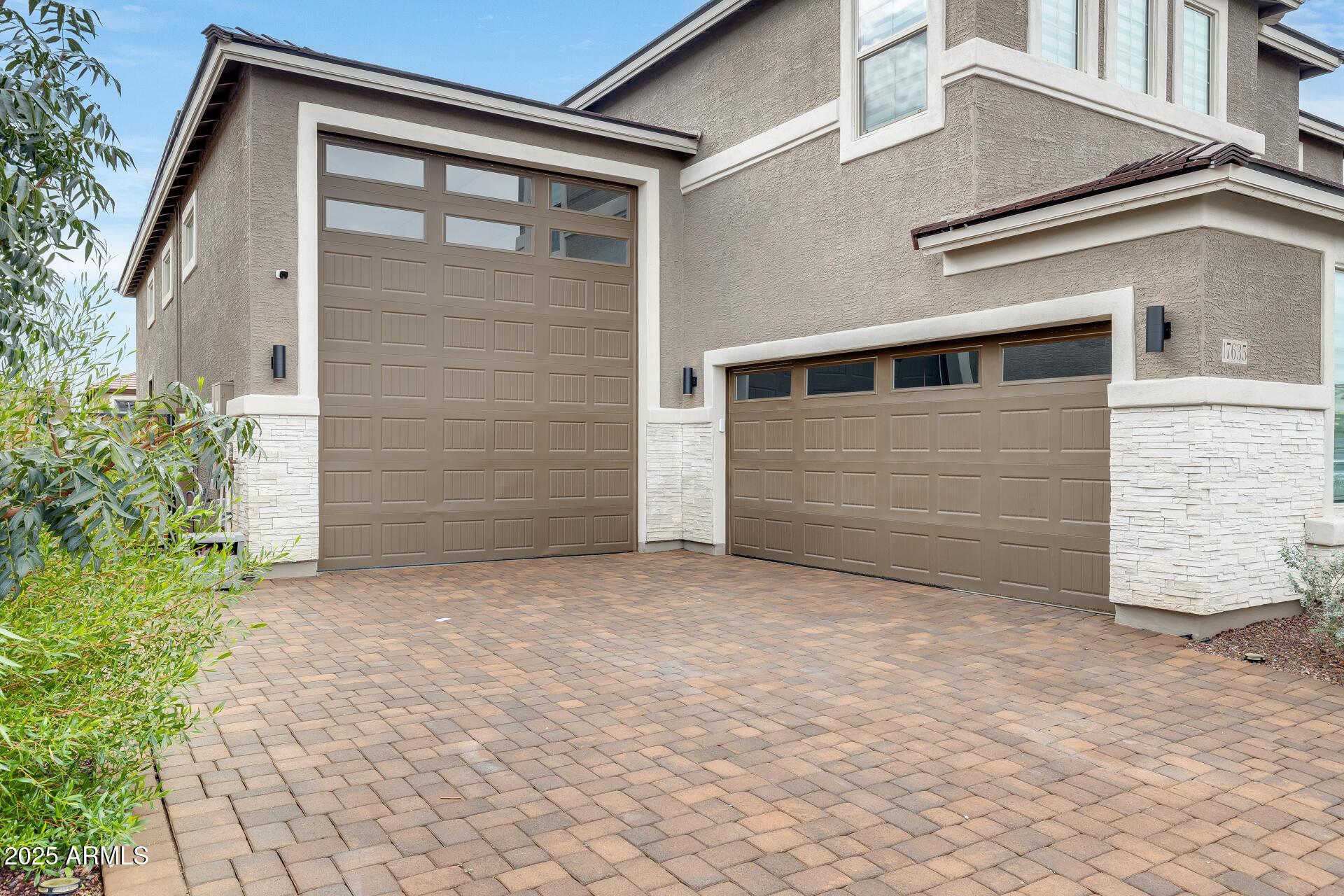 17635 W Red Fox Road