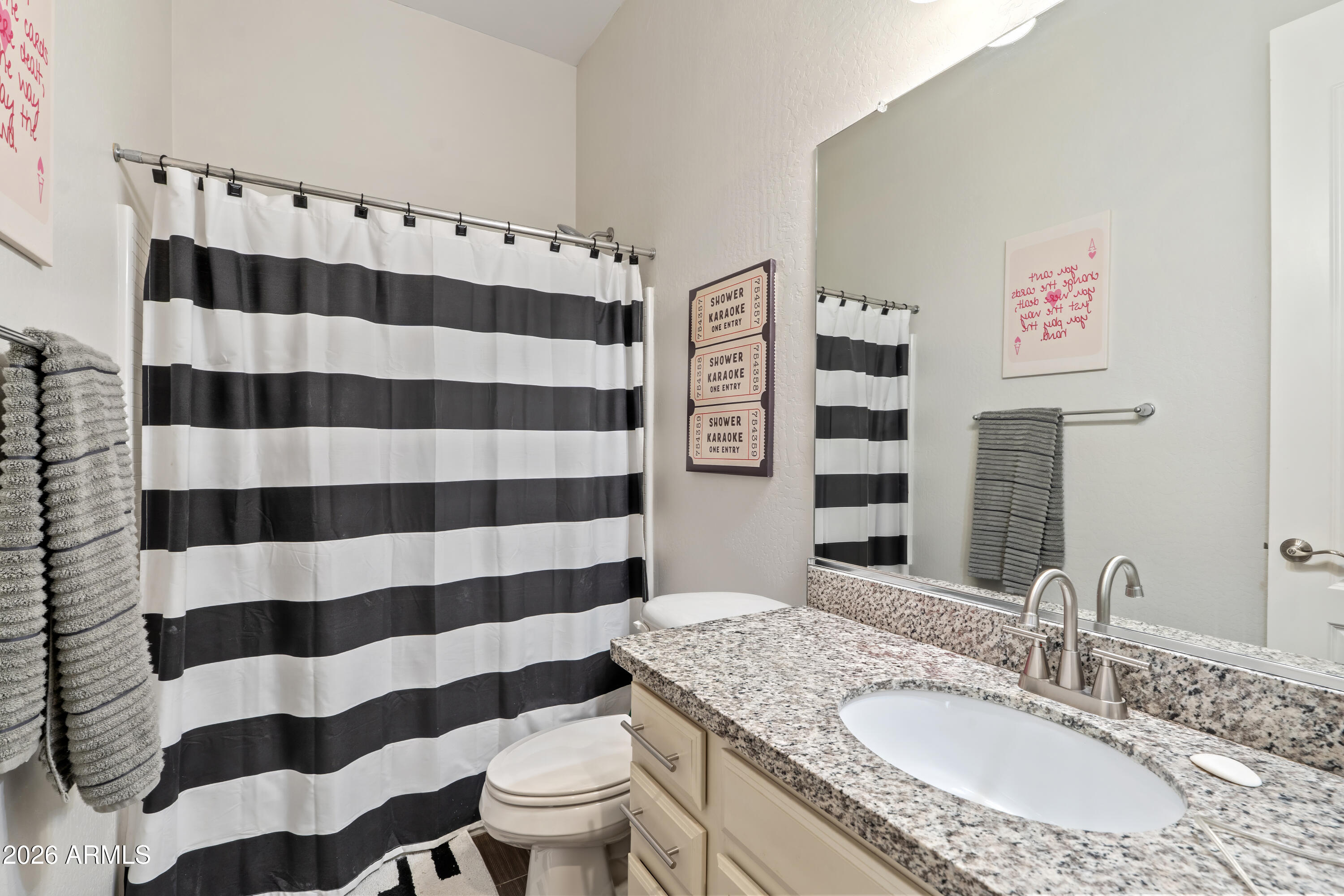 2120 E Geronimo Street