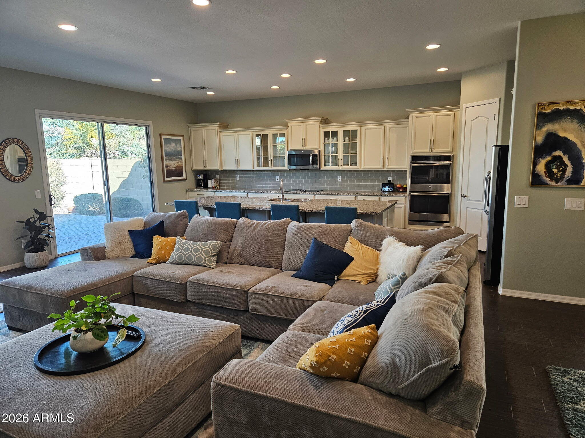 2120 E Geronimo Street