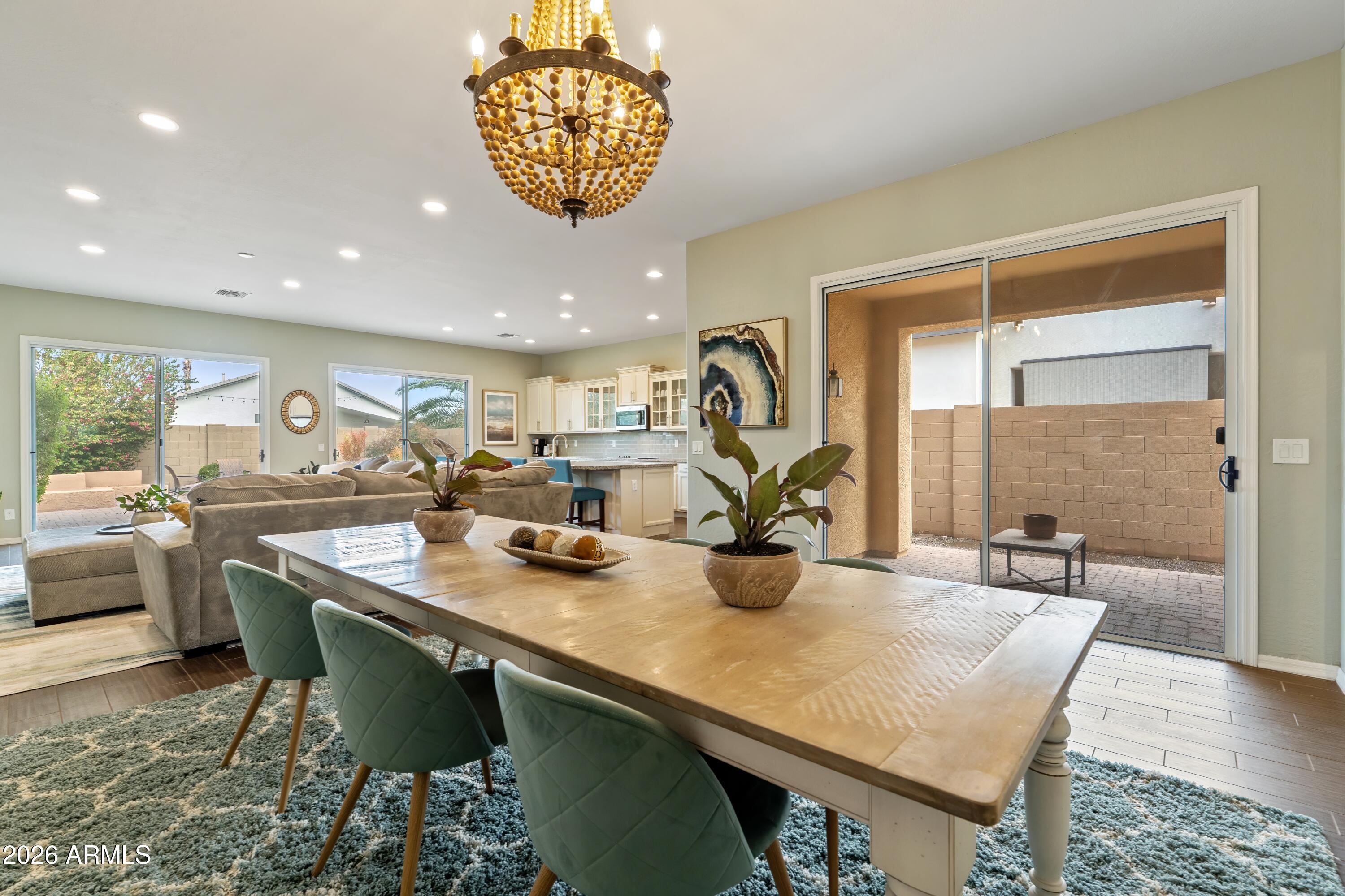 2120 E Geronimo Street