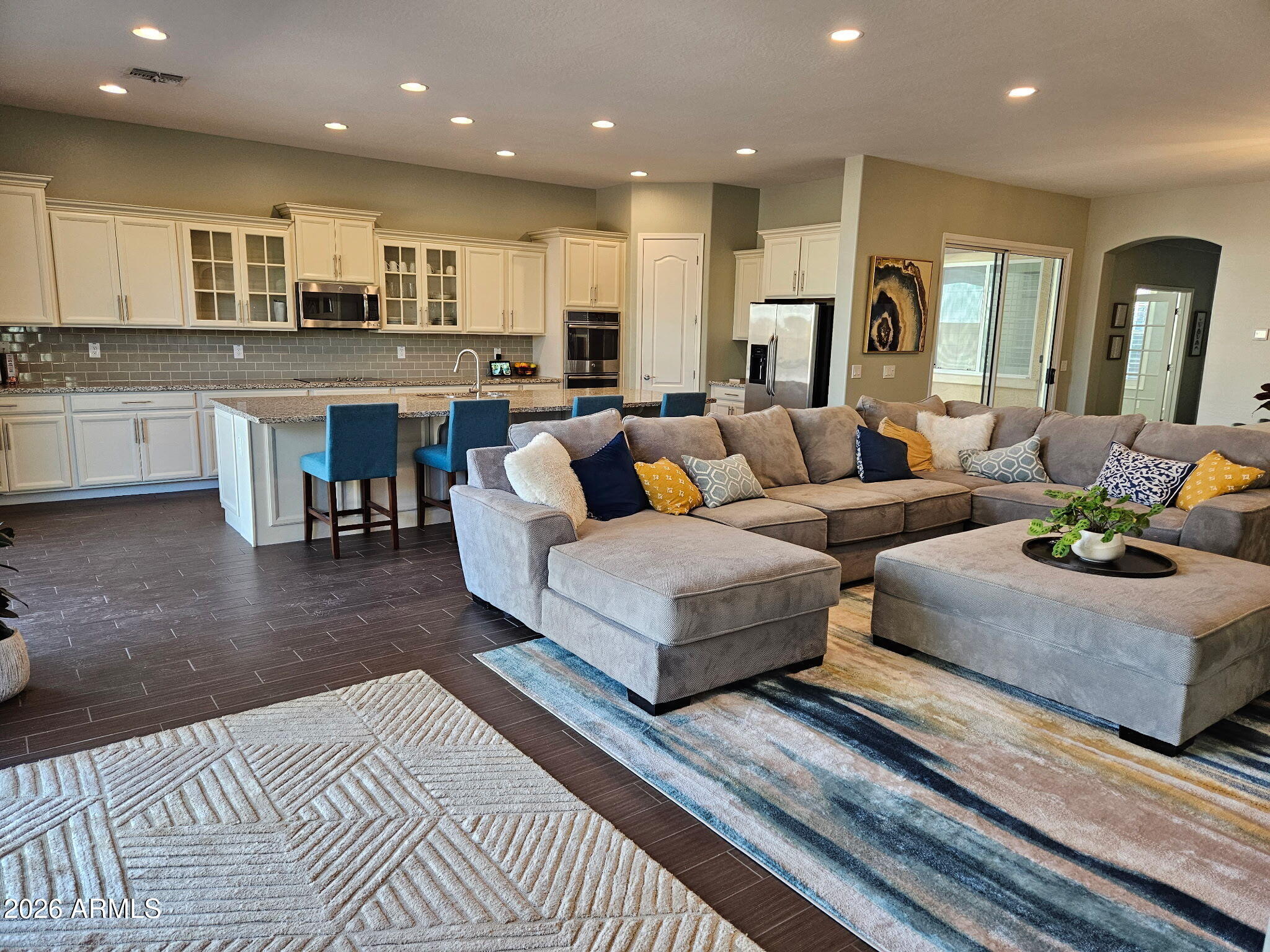 2120 E Geronimo Street