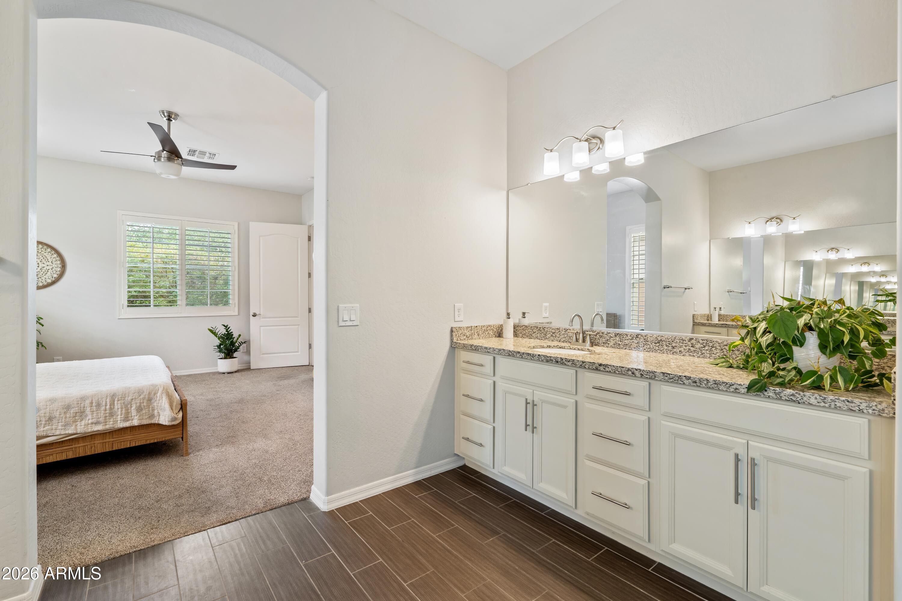 2120 E Geronimo Street