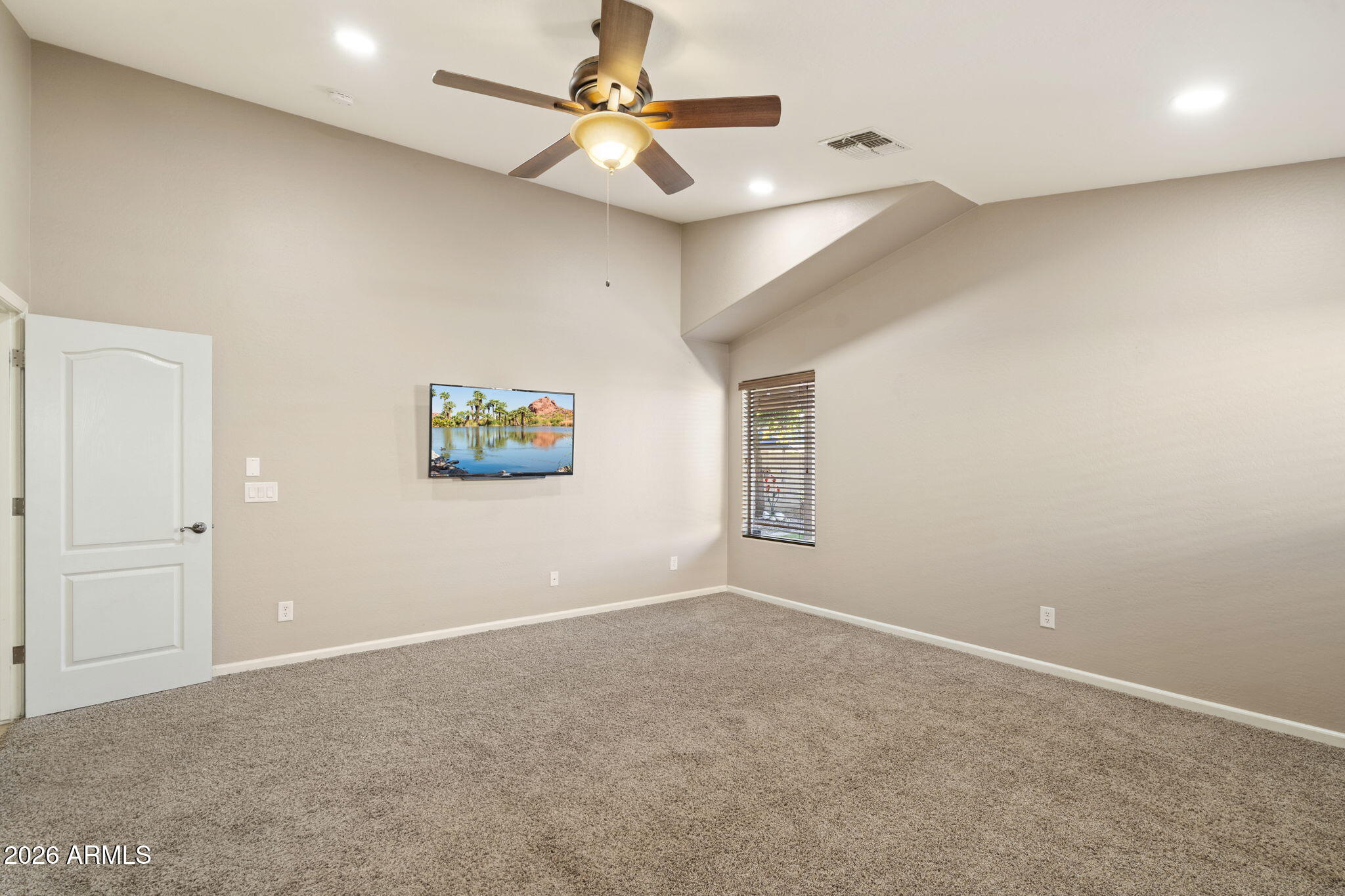 2934 E QUIET HOLLOW Lane