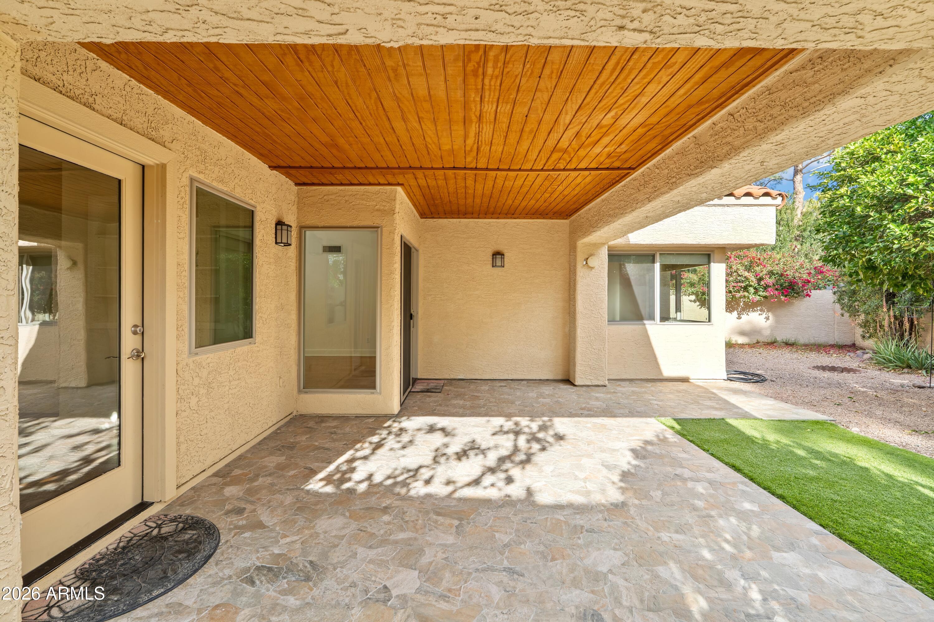 10077 E CALLE DE CIELO Circle