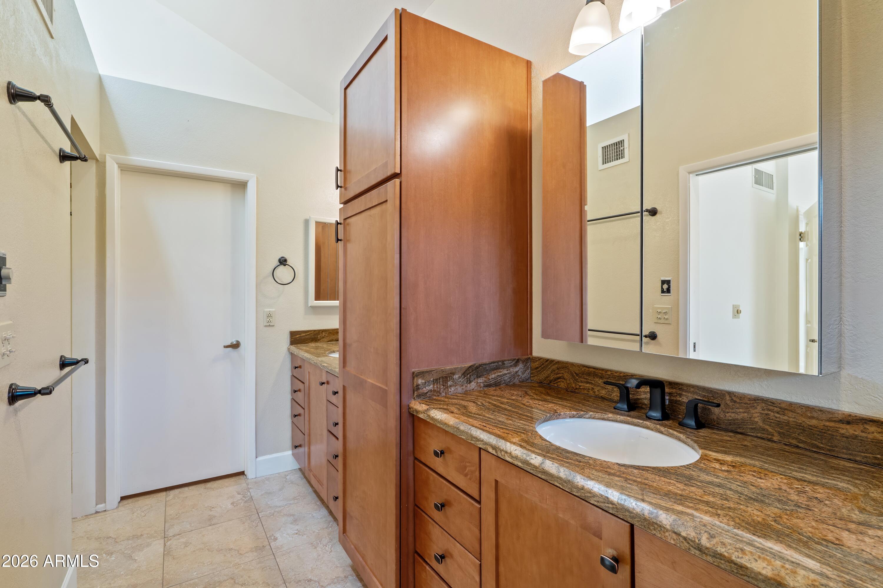 10077 E CALLE DE CIELO Circle