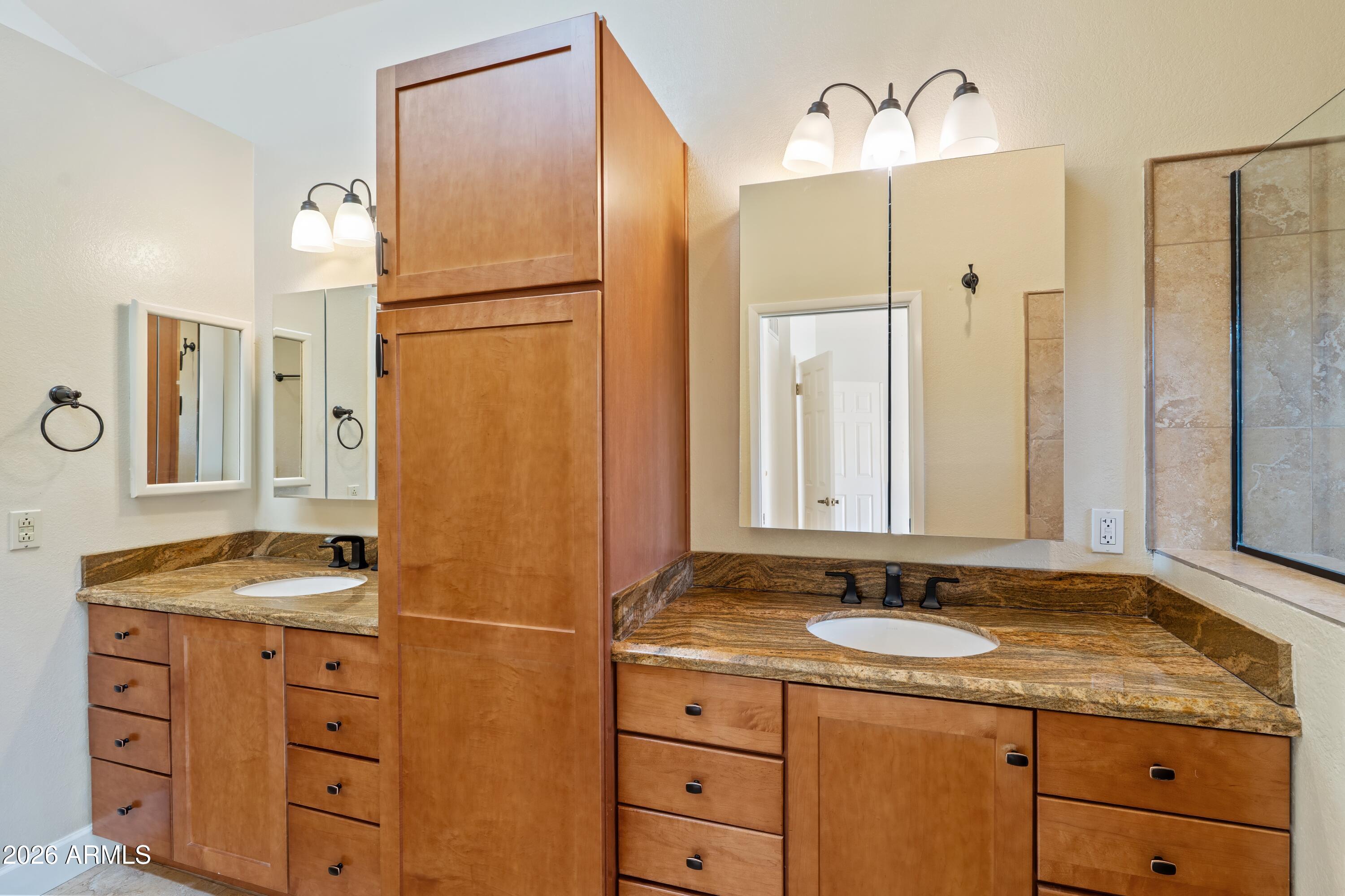 10077 E CALLE DE CIELO Circle