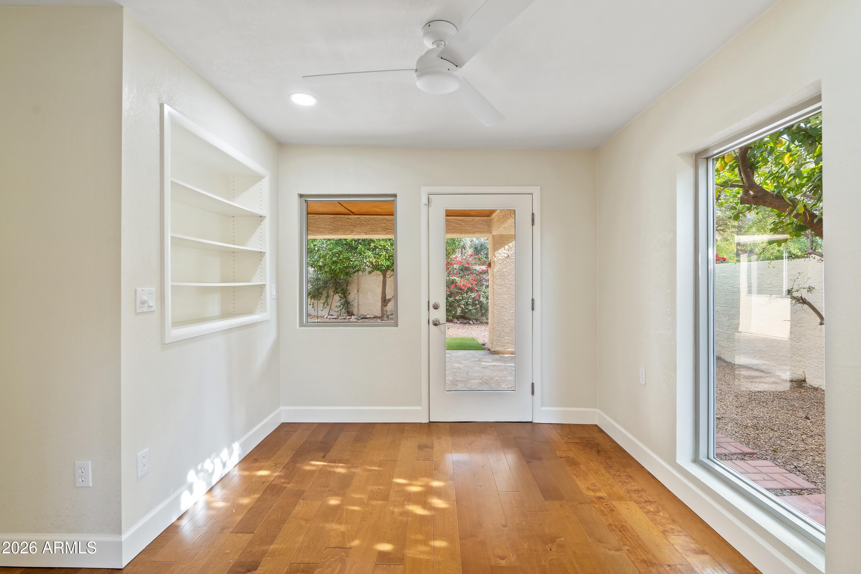 10077 E CALLE DE CIELO Circle