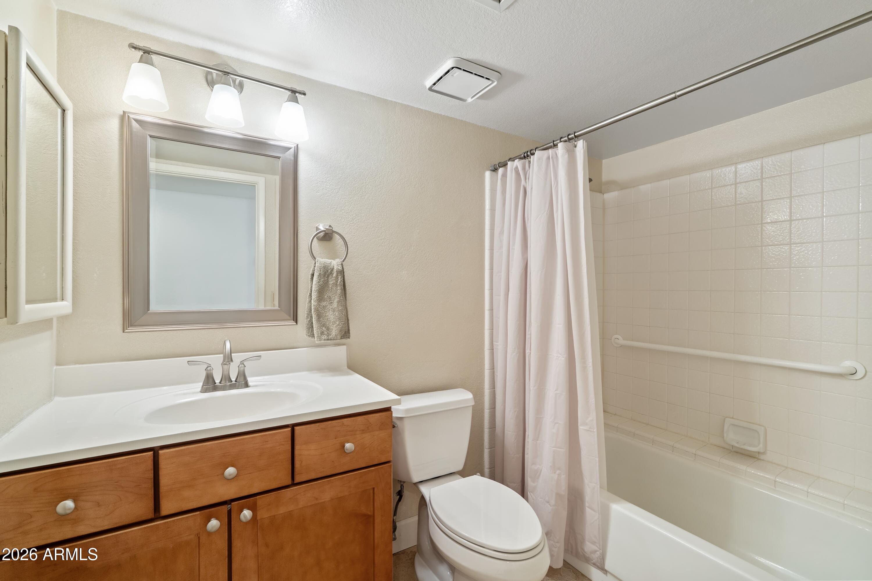 10077 E CALLE DE CIELO Circle