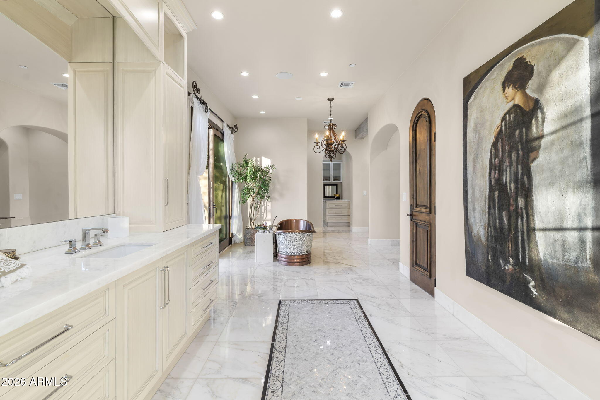 8449 E DIXILETA Drive