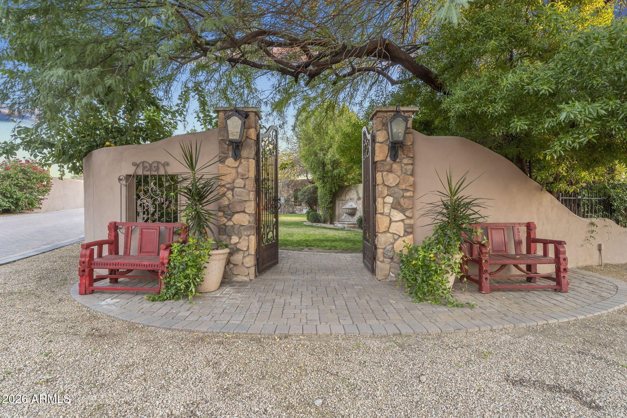 8449 E DIXILETA Drive