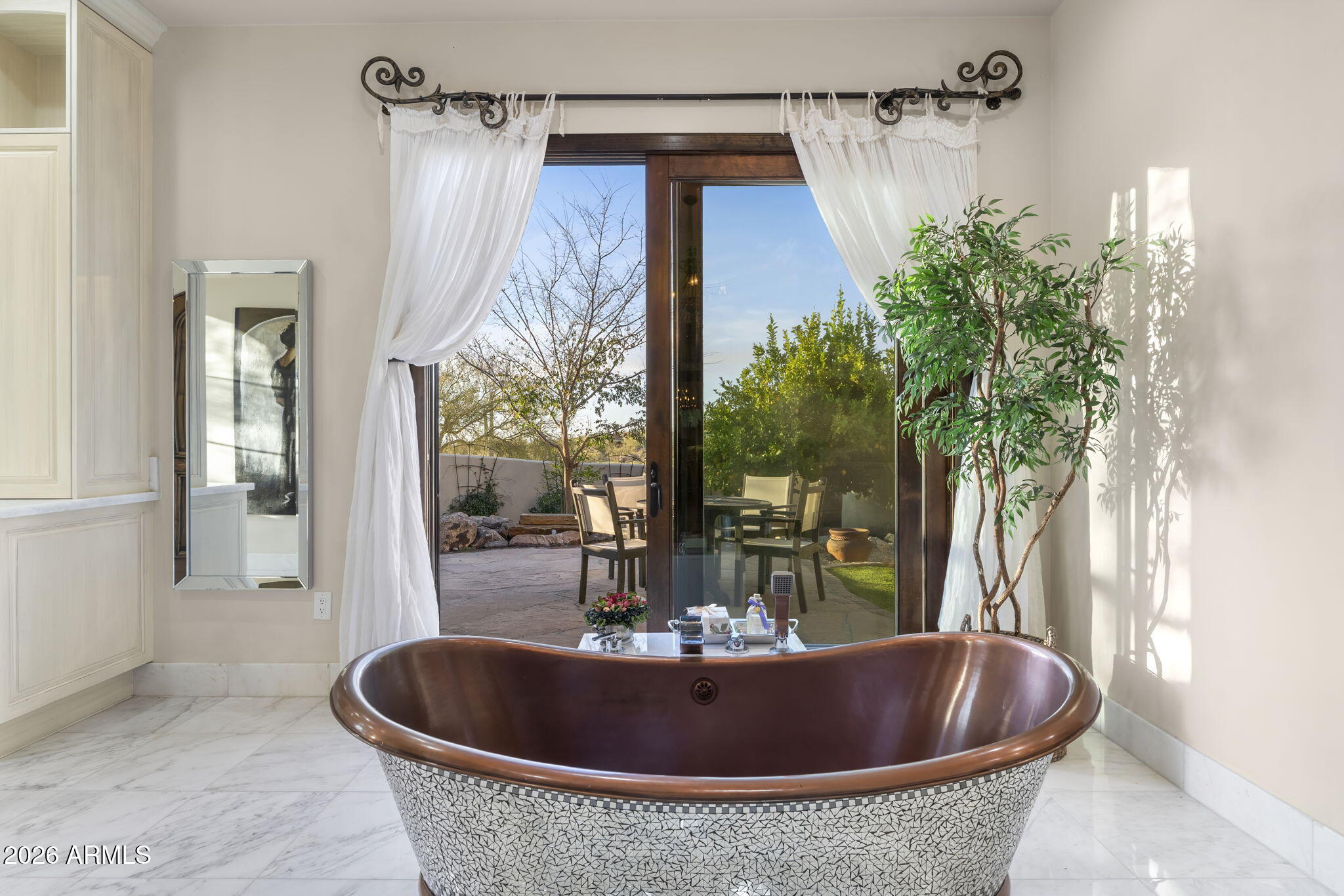 8449 E DIXILETA Drive