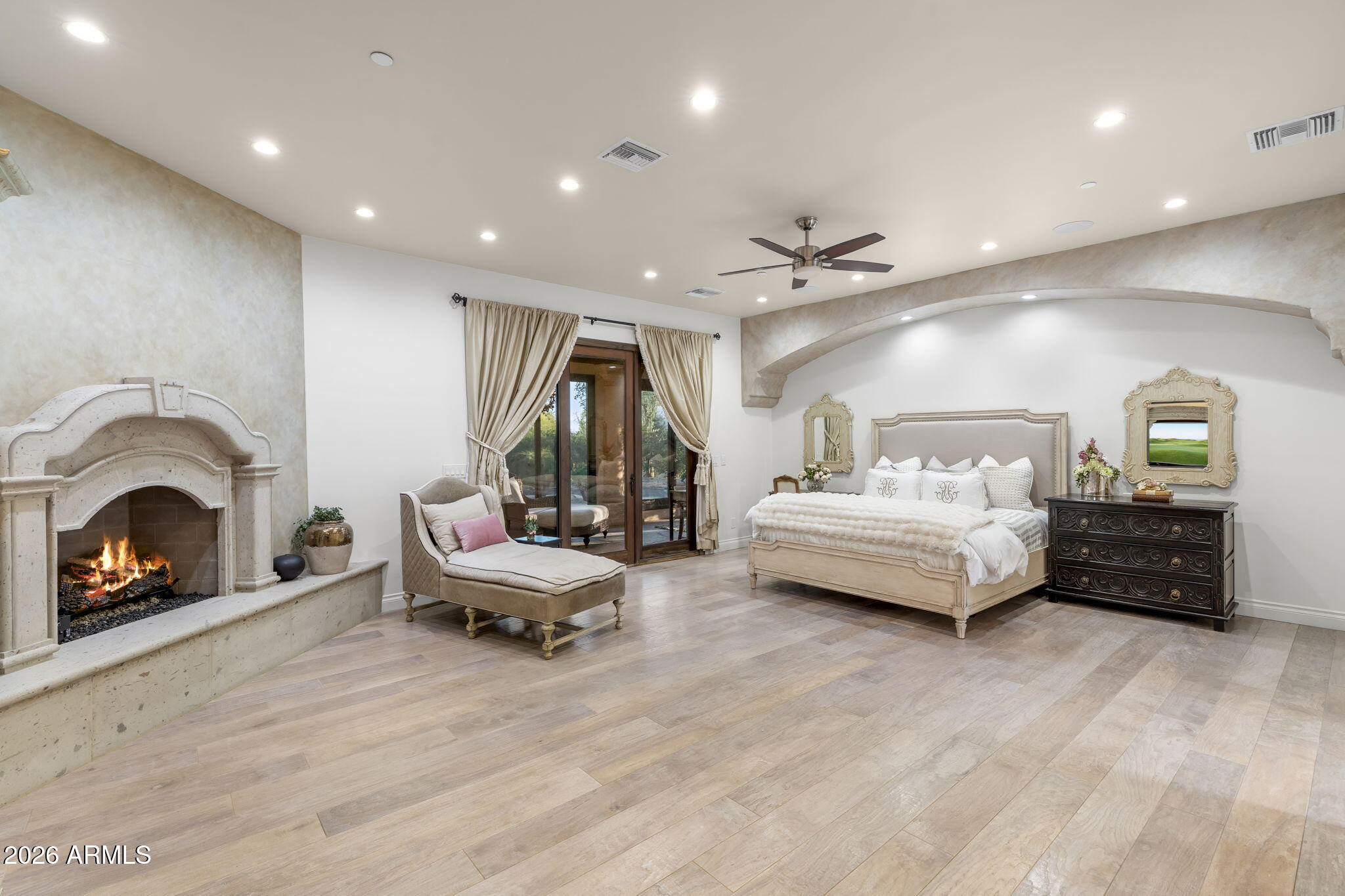 8449 E DIXILETA Drive