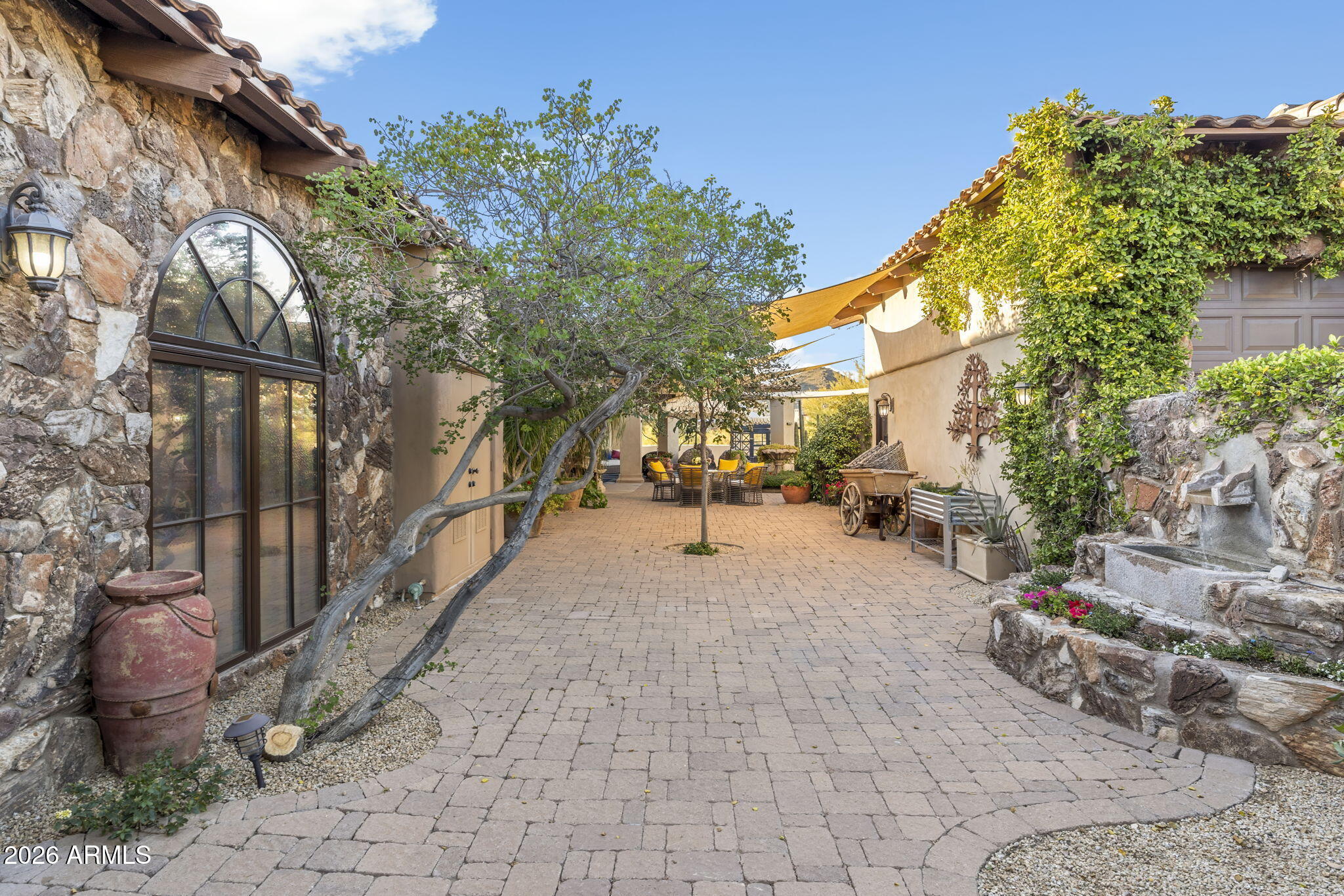 8449 E DIXILETA Drive