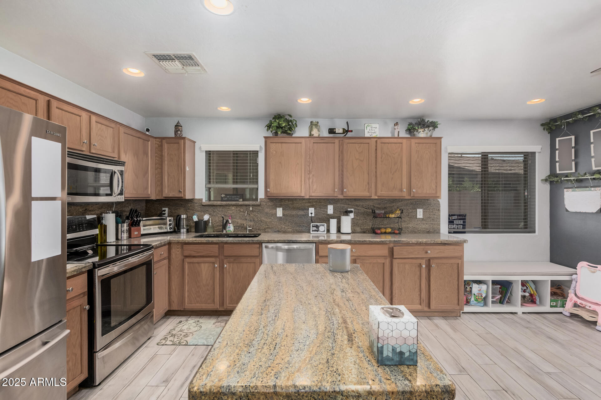 3739 W CARTER Road