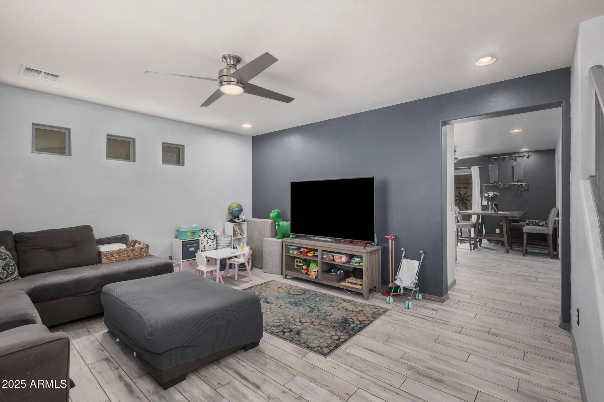 3739 W CARTER Road