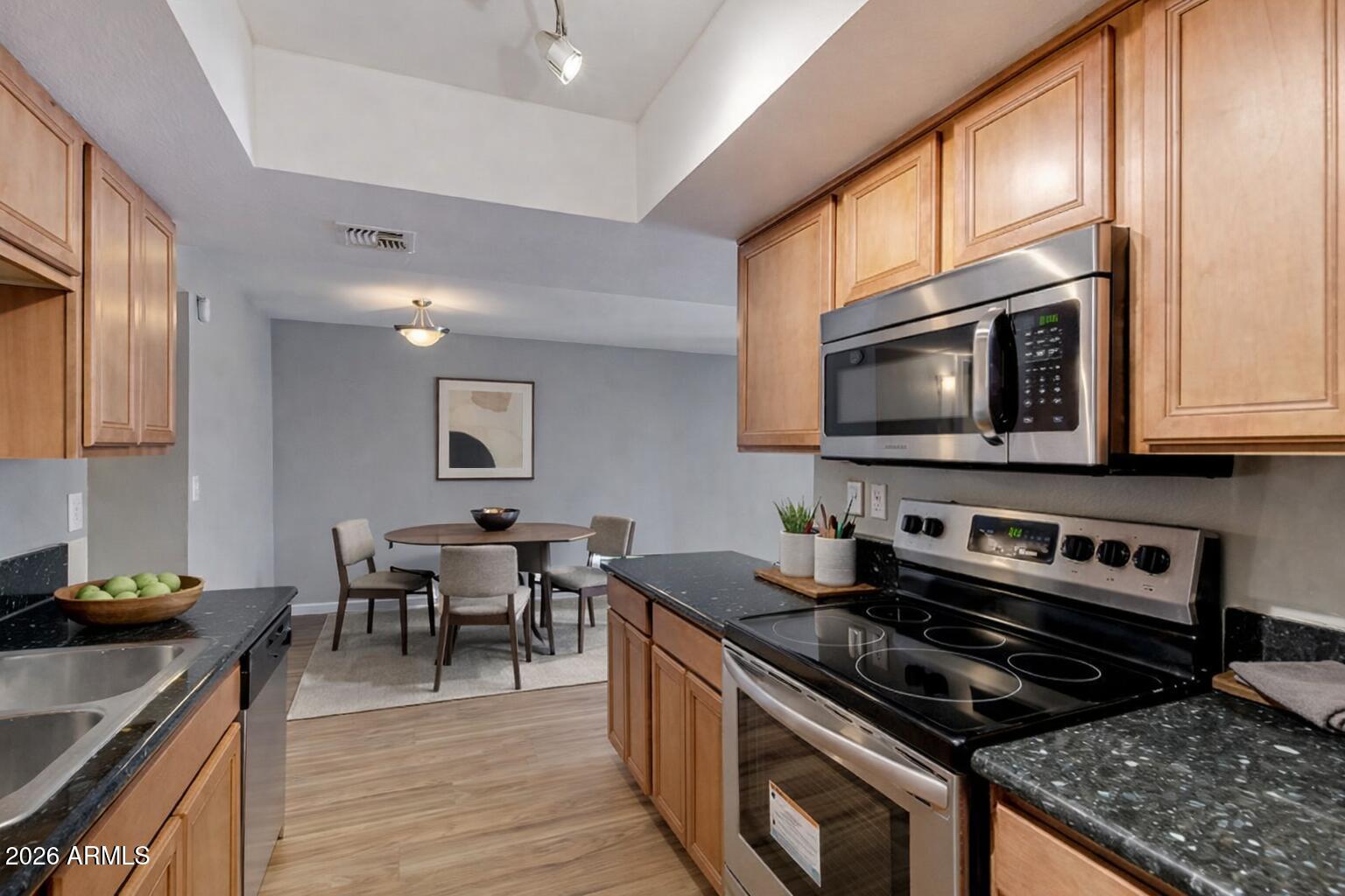 740 W ELM Street 254