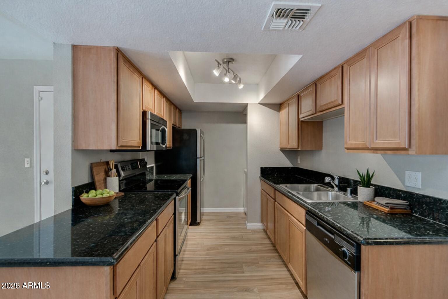 740 W ELM Street 254