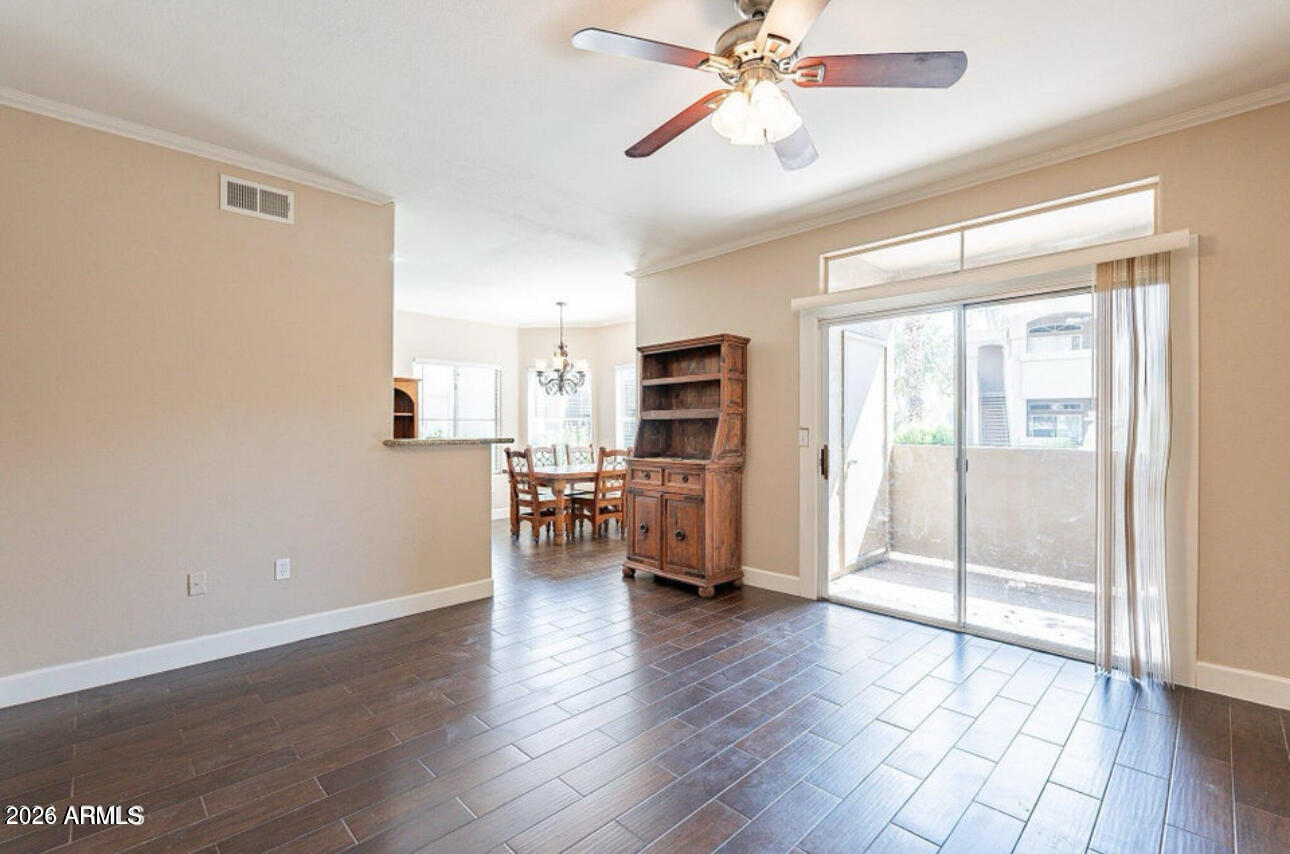 5335 E Shea Boulevard 1042