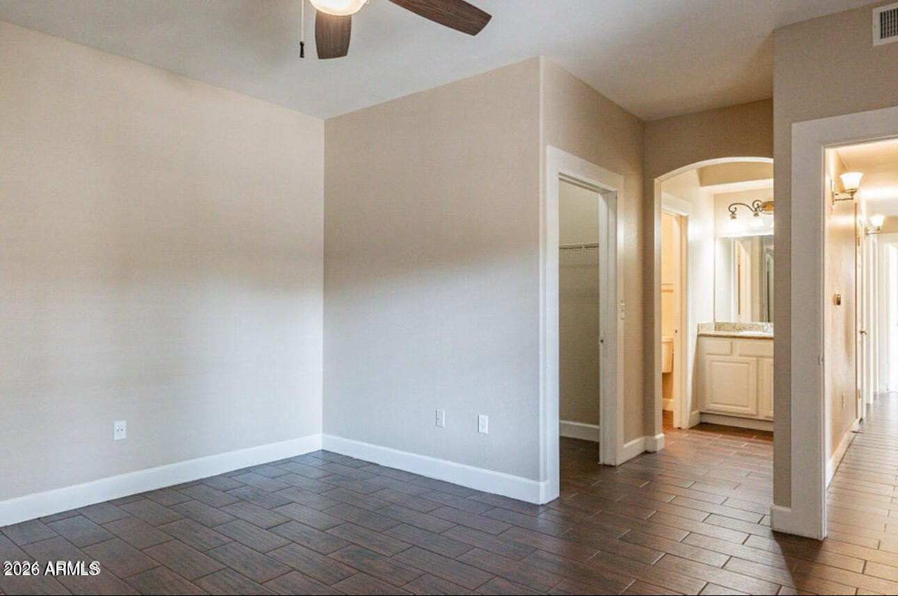 5335 E Shea Boulevard 1042