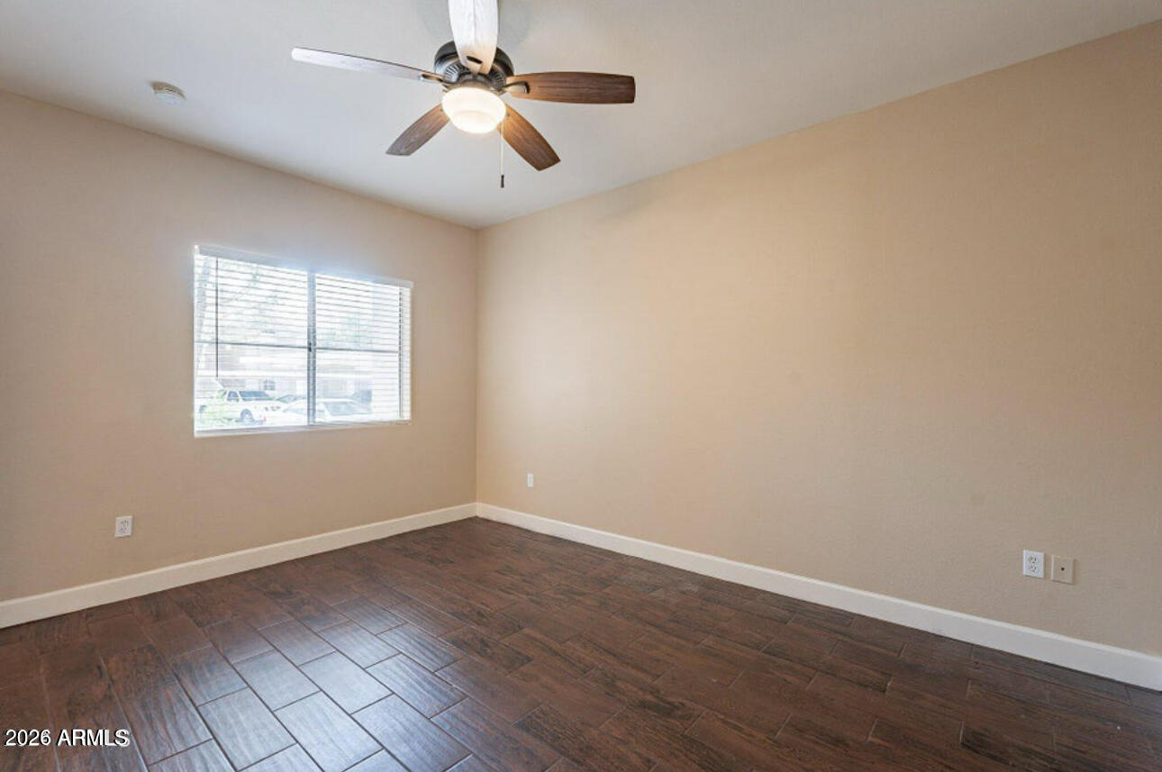 5335 E Shea Boulevard 1042