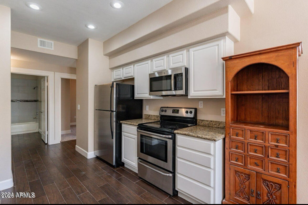 5335 E Shea Boulevard 1042