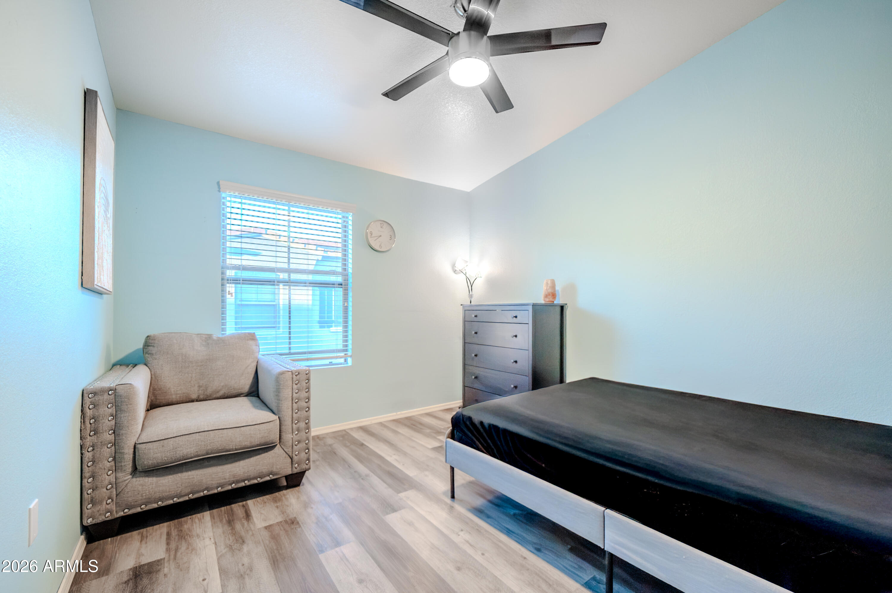 2402 E 5TH Street NW 1524