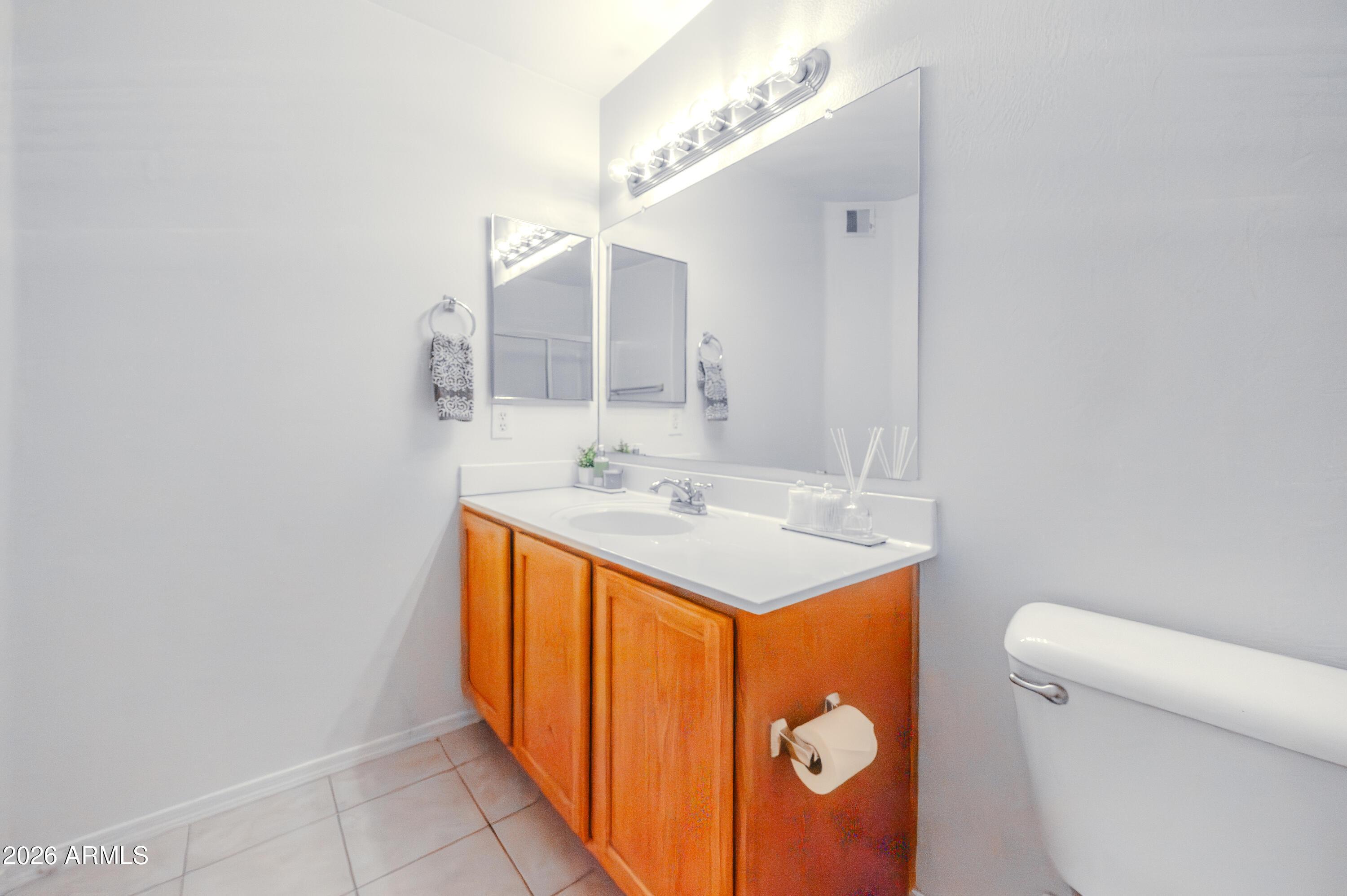 2402 E 5TH Street NW 1524