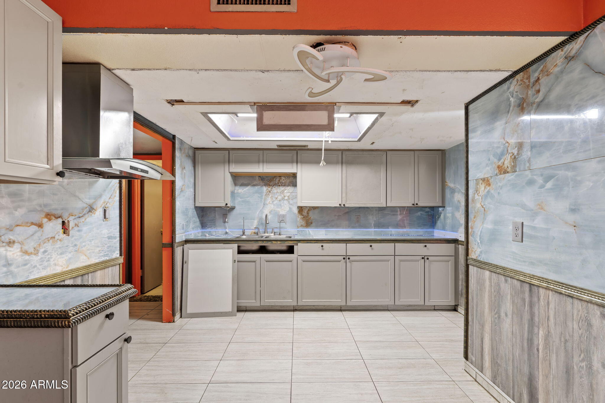 2762 W JACINTO Circle