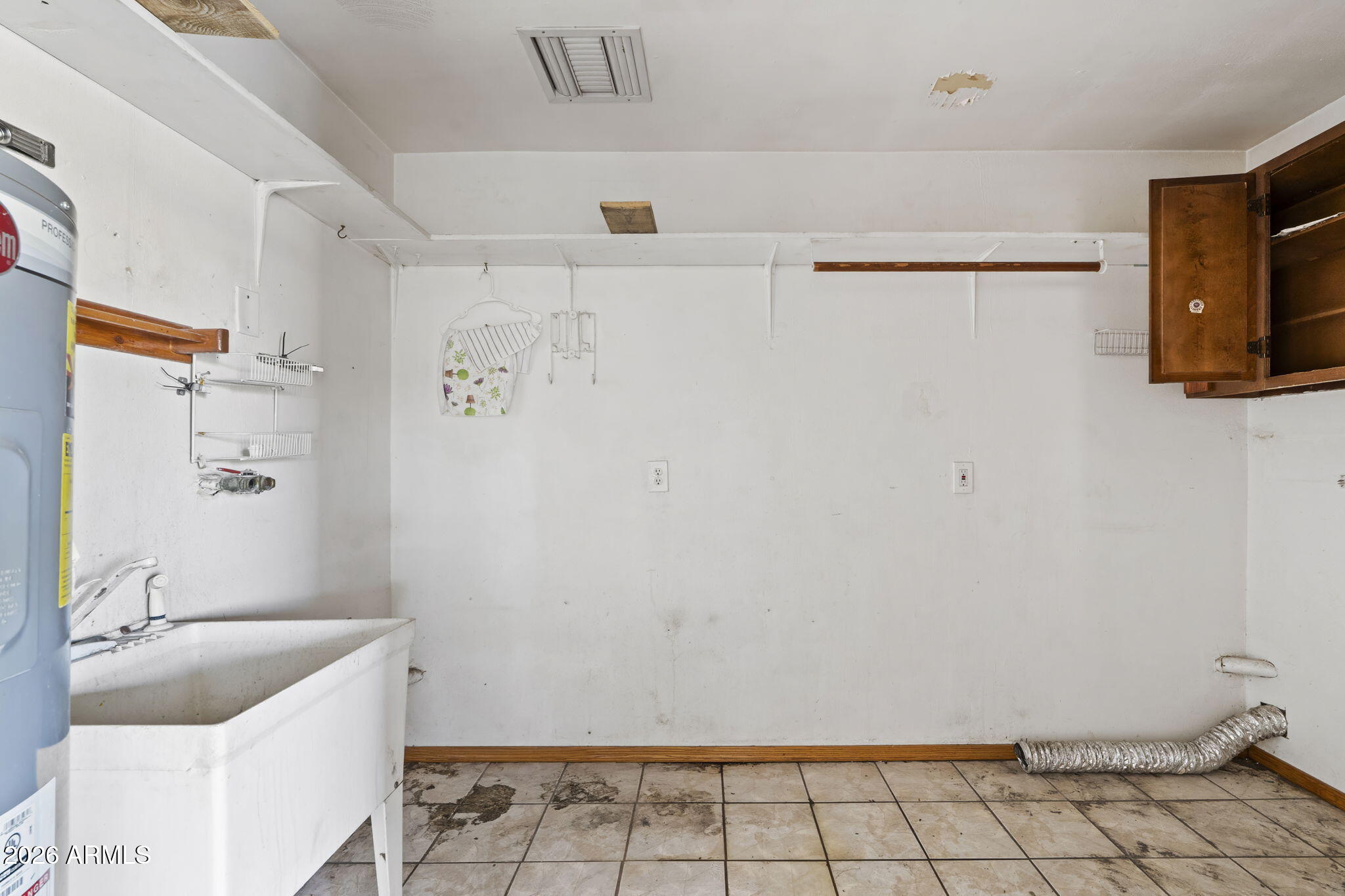 2762 W JACINTO Circle