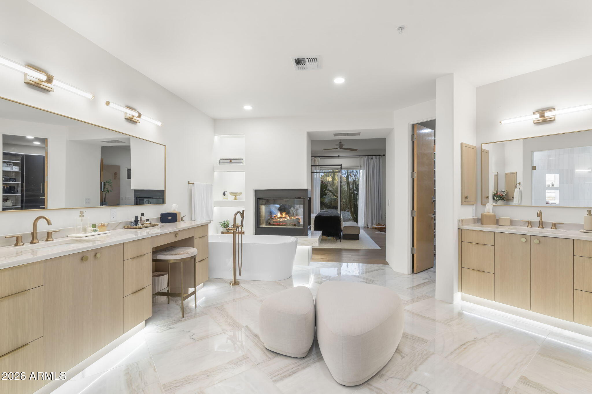 9706 E MARK Lane