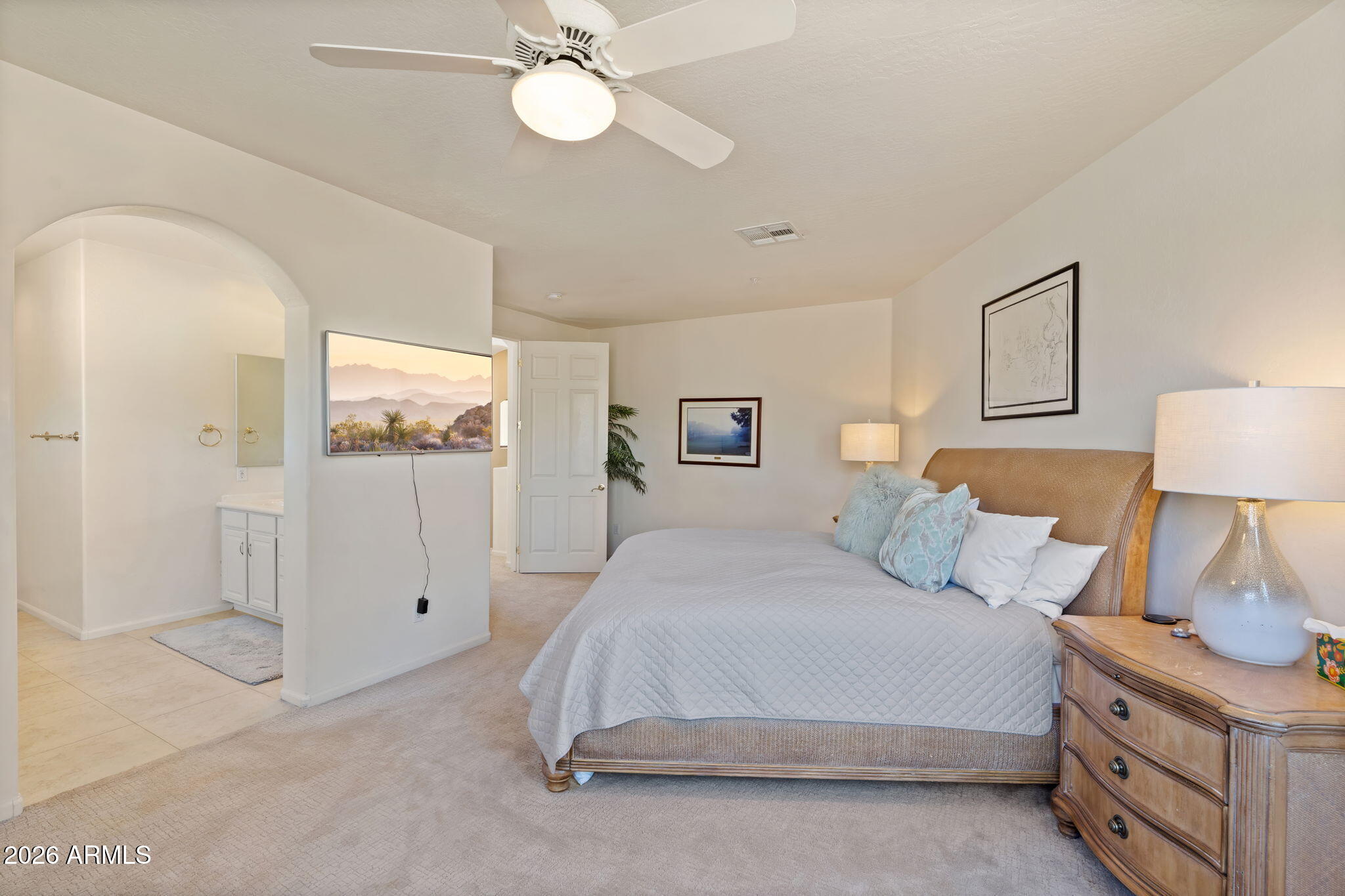20802 N GRAYHAWK Drive 1018