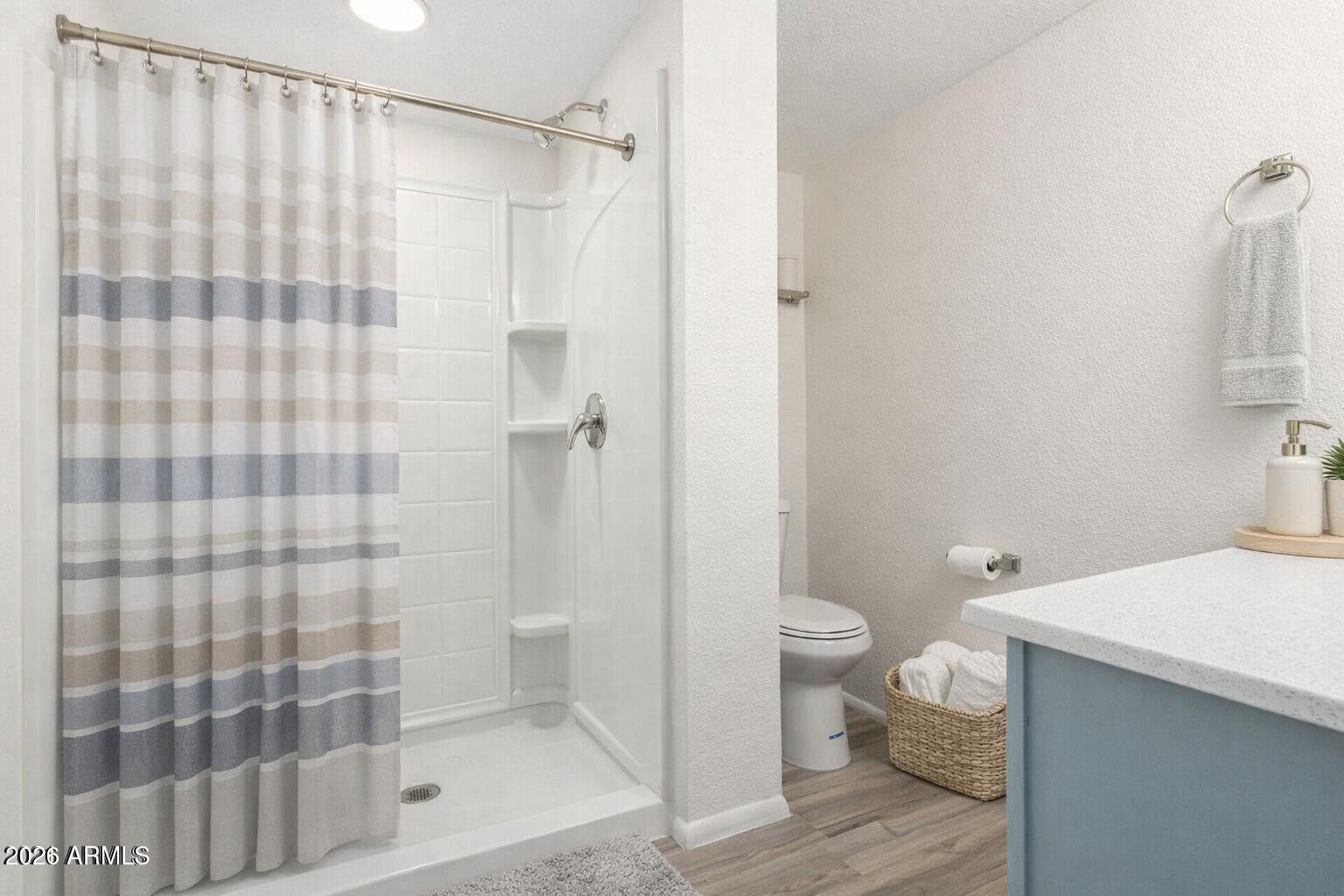 4016 E INDIANOLA Avenue