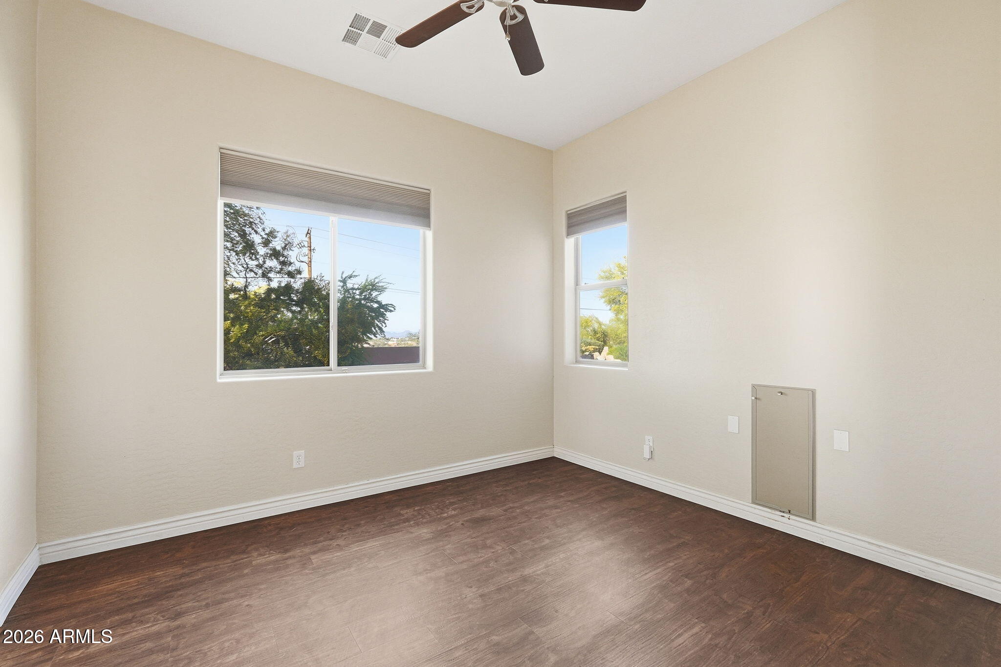 1524 W MOODY Trail