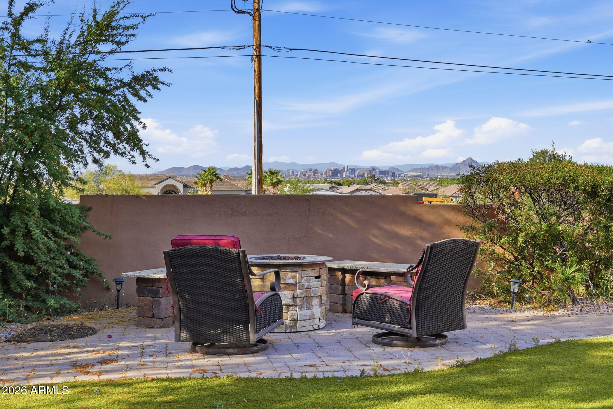 1524 W MOODY Trail