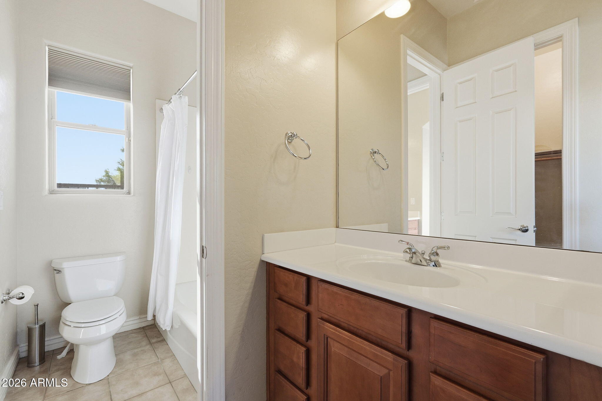 1524 W MOODY Trail