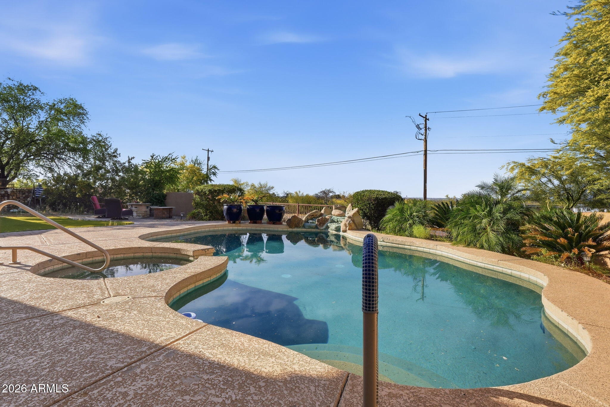 1524 W MOODY Trail