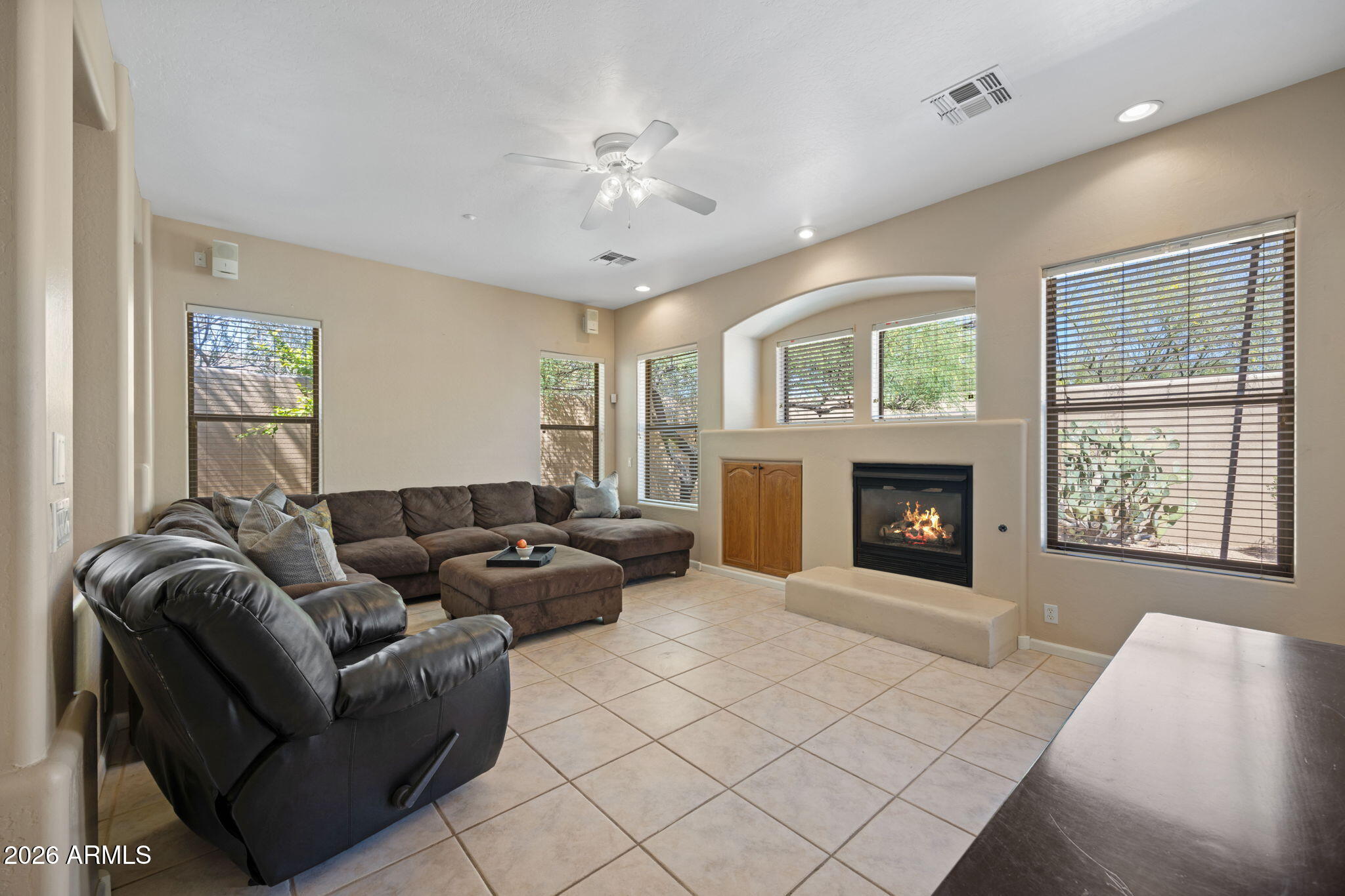 9506 E MOHAWK Lane