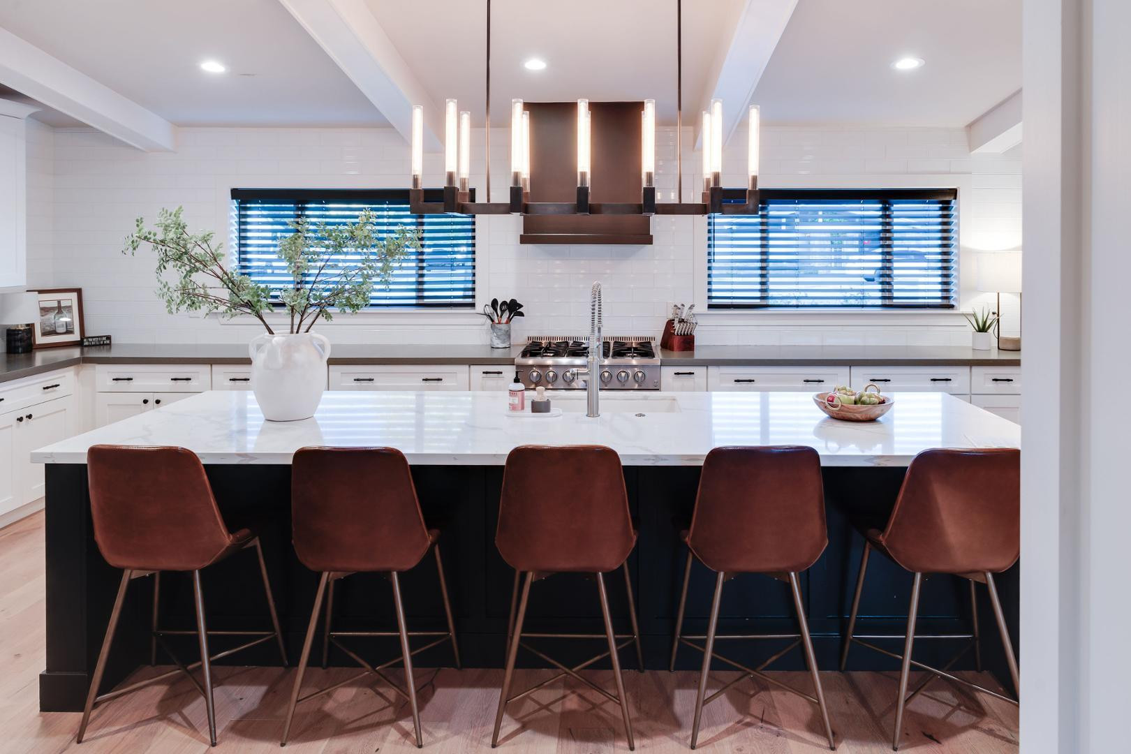 243 W Harmont Drive