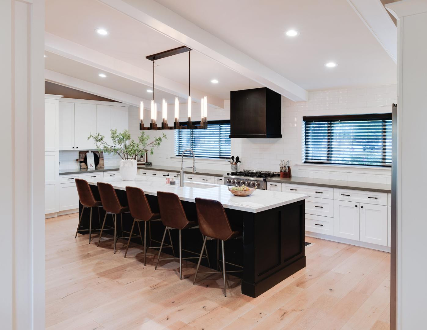 243 W Harmont Drive