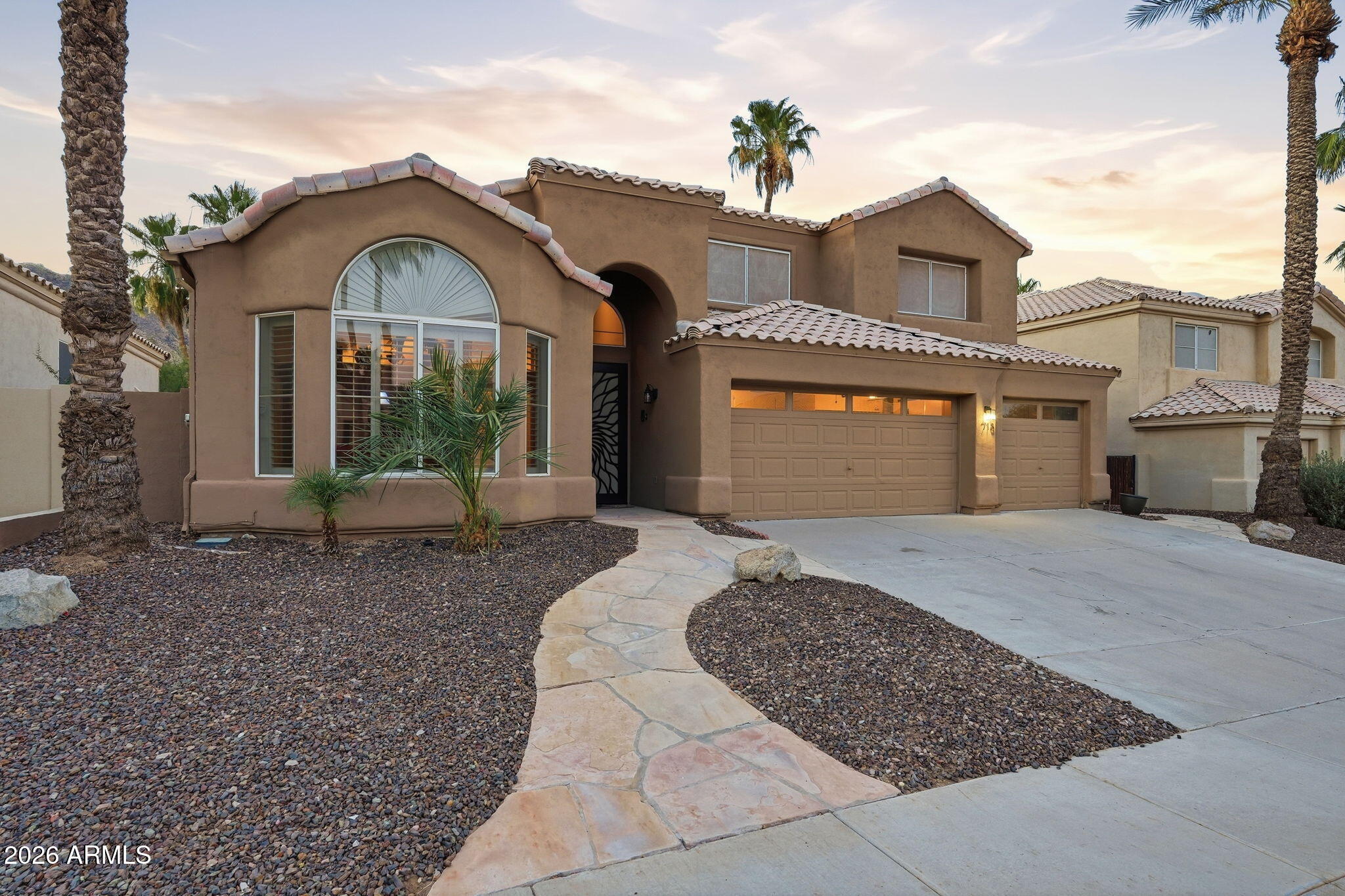 718 E MOUNTAIN SAGE Drive