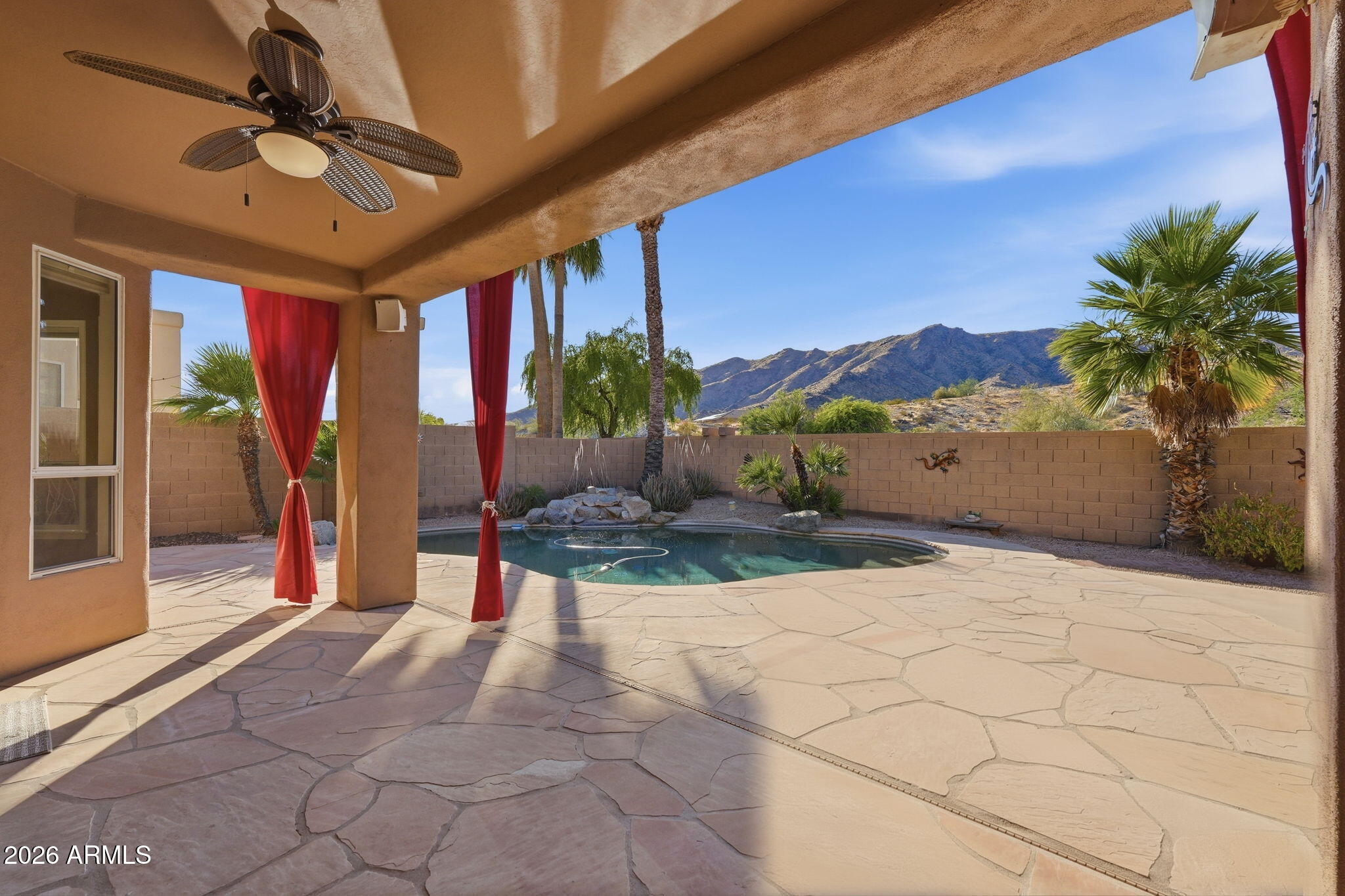 718 E MOUNTAIN SAGE Drive
