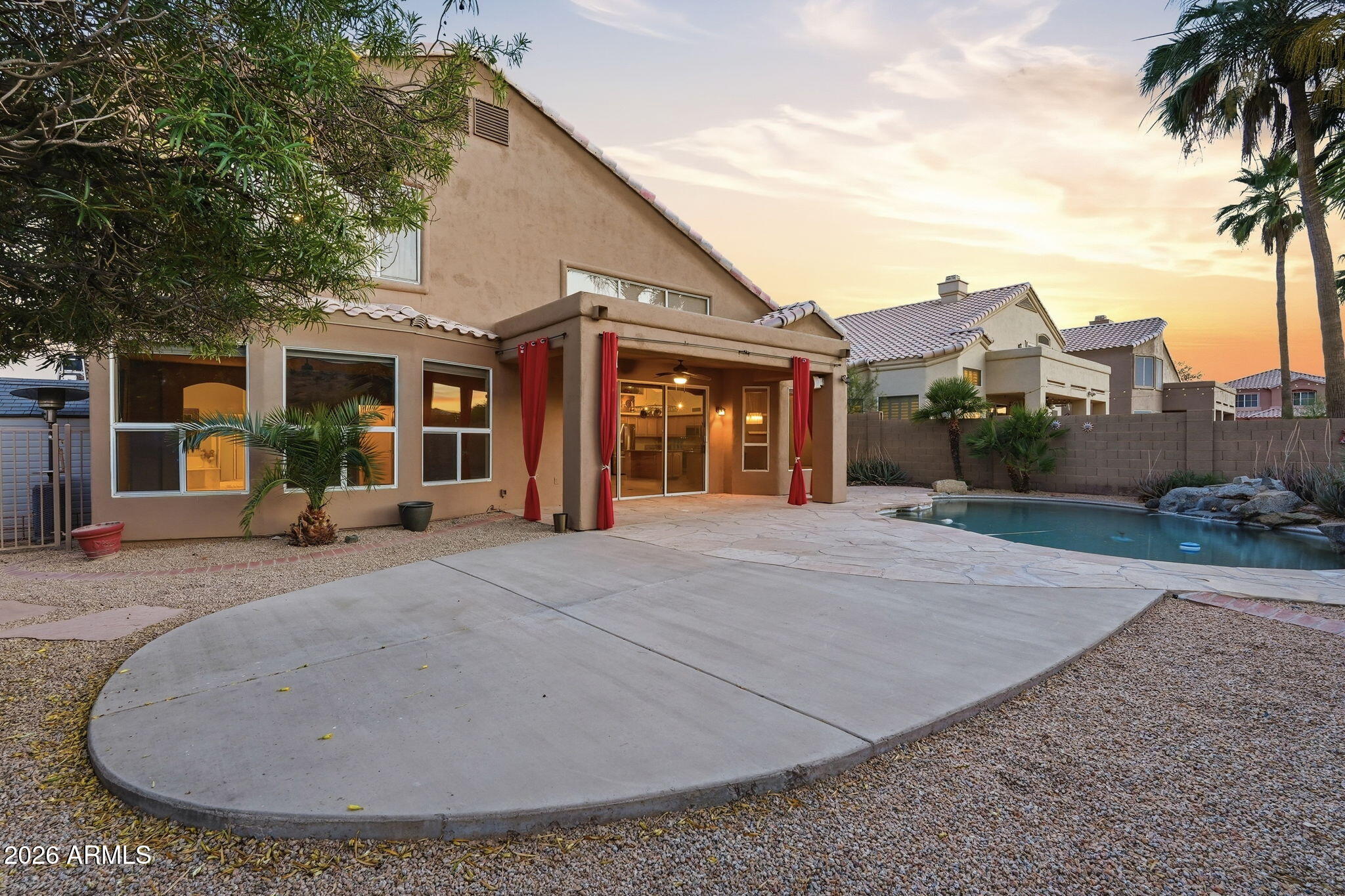 718 E MOUNTAIN SAGE Drive