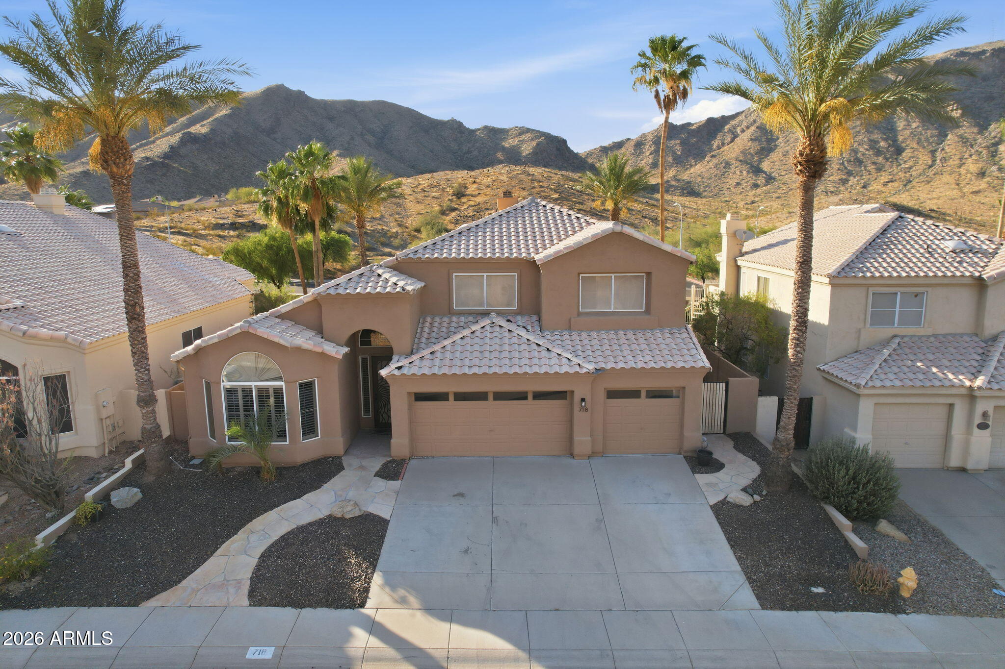 718 E MOUNTAIN SAGE Drive